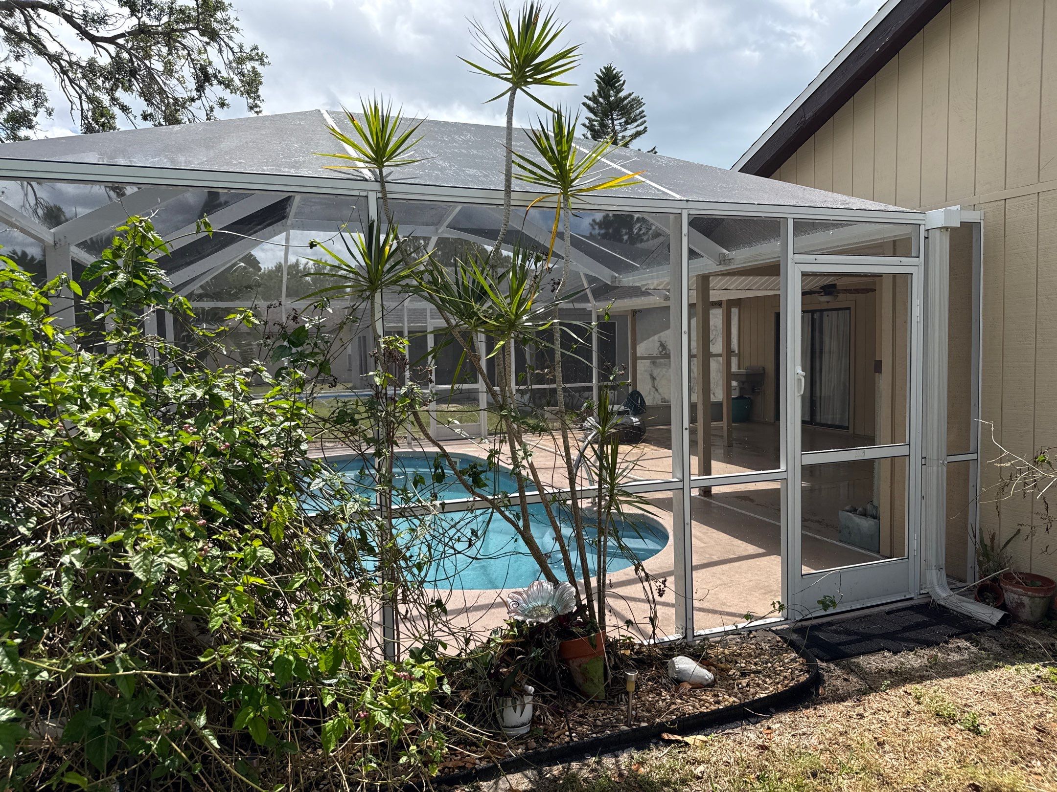 Pool Cage & Painted Pool Deck Cleaning in Sarasota, FL | Soft Wash by Sunshine AquaWash