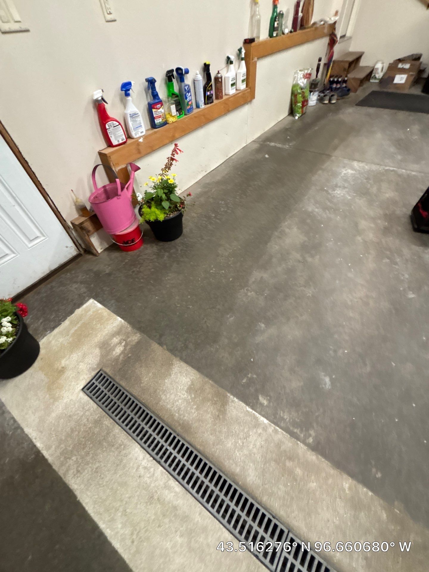 Multi-Stall Garage Floor Coating Installation in Sioux Falls by Select Painting, Coatings & Garage Cabinets