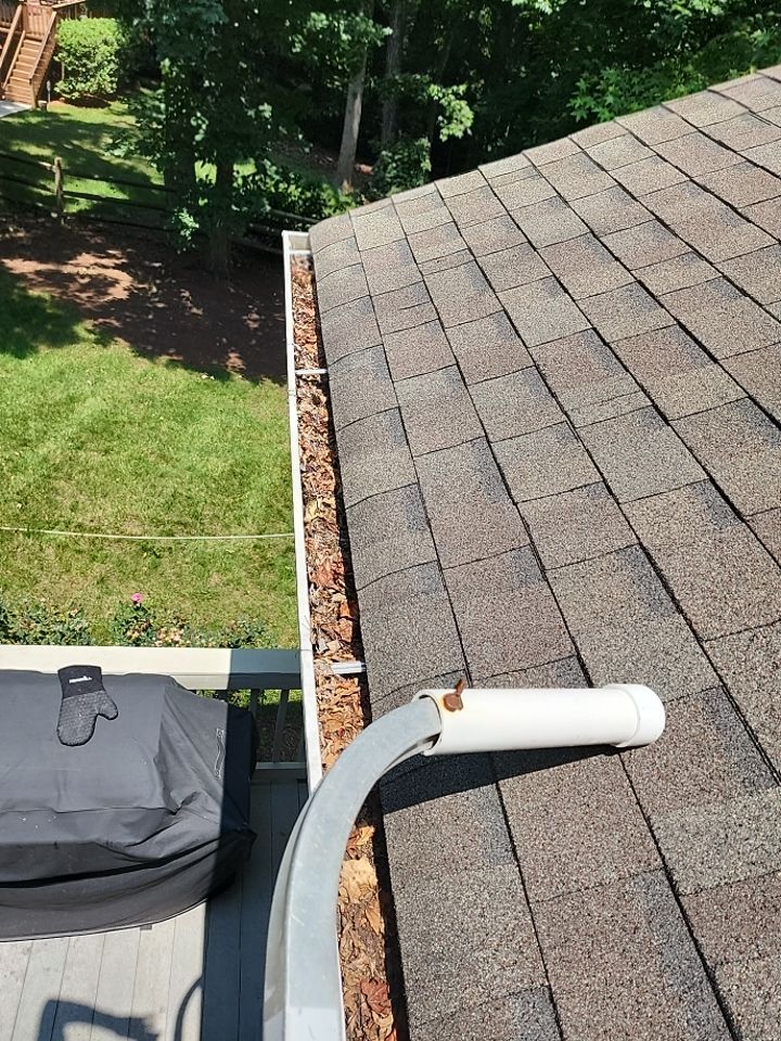 House Wash using cleaner by Power Wash Masters LLC