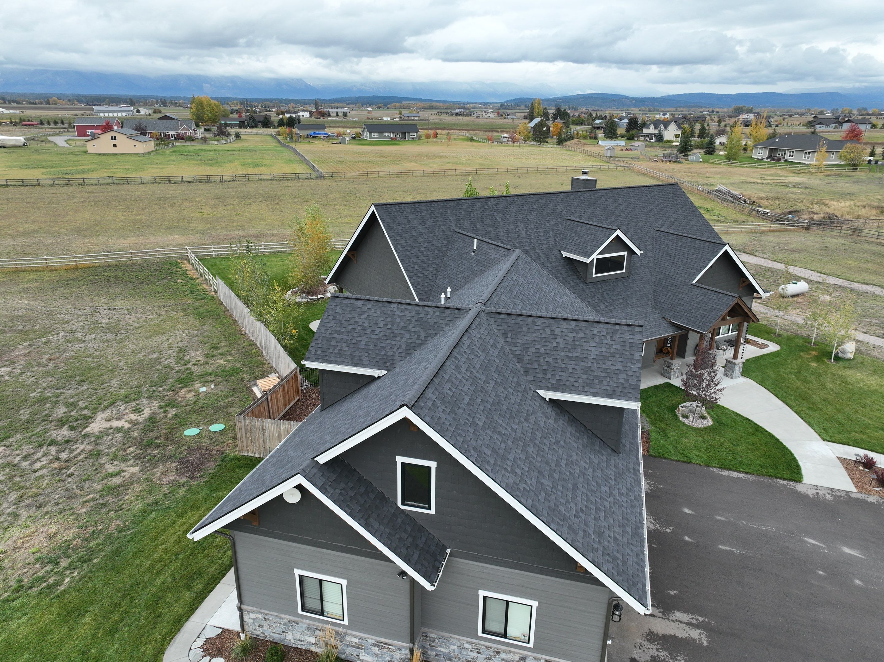 Owens Corning TruDefinition Duration - Onyx Black by Montana Roofing Solutions