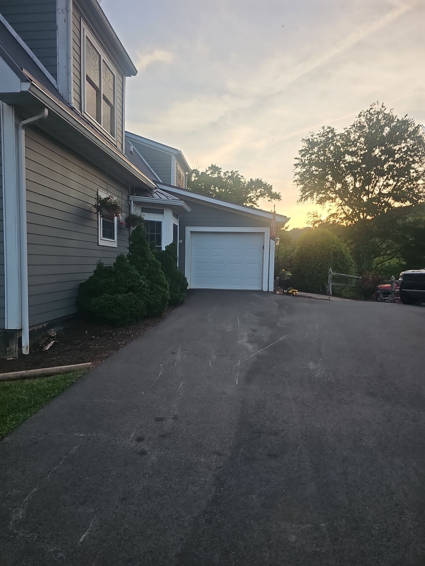 Miller Residence by Omnia Roofing