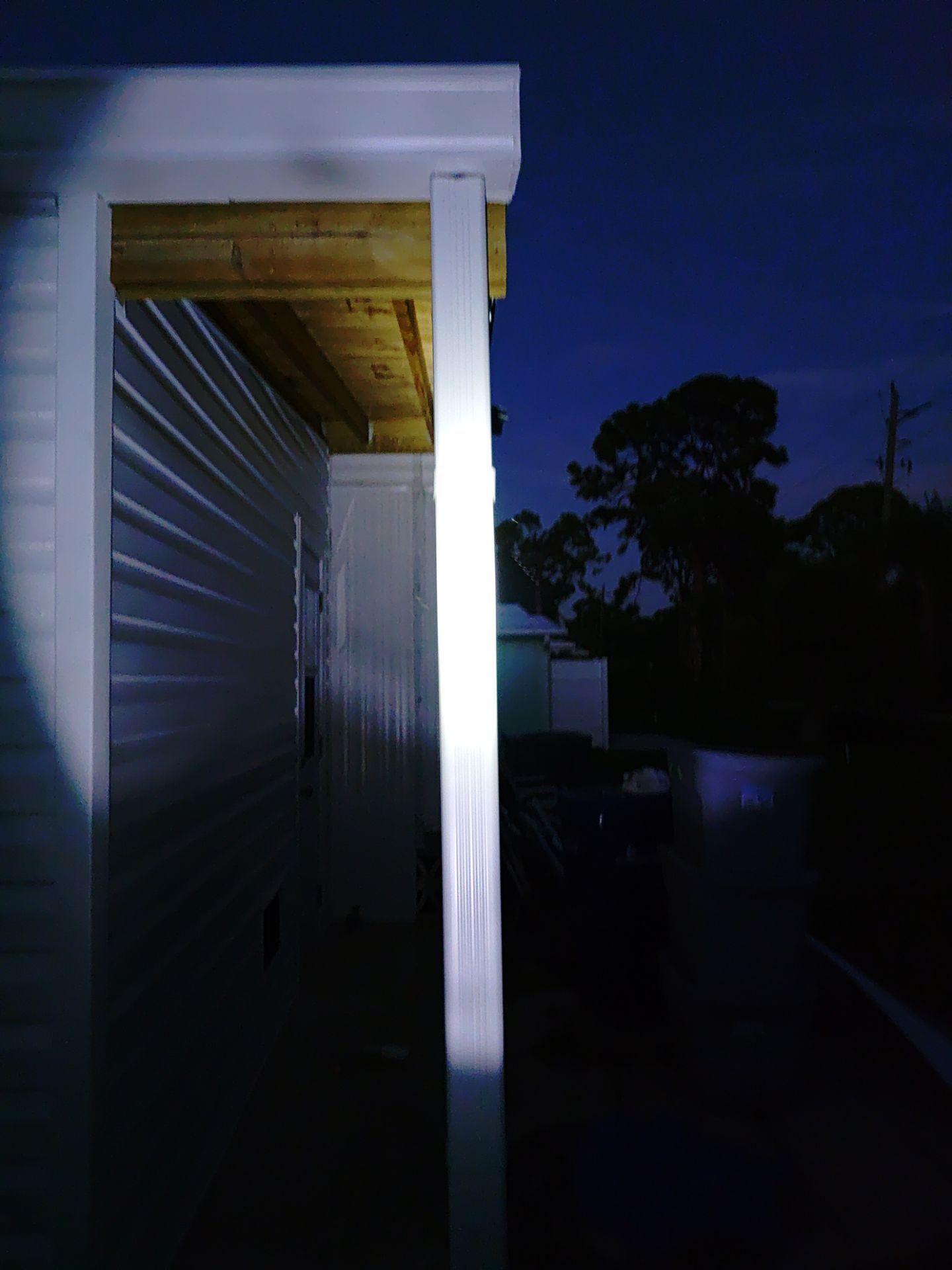 6 inch Aluminum Seamless Gutters in Englewood FL by Gutter Professors