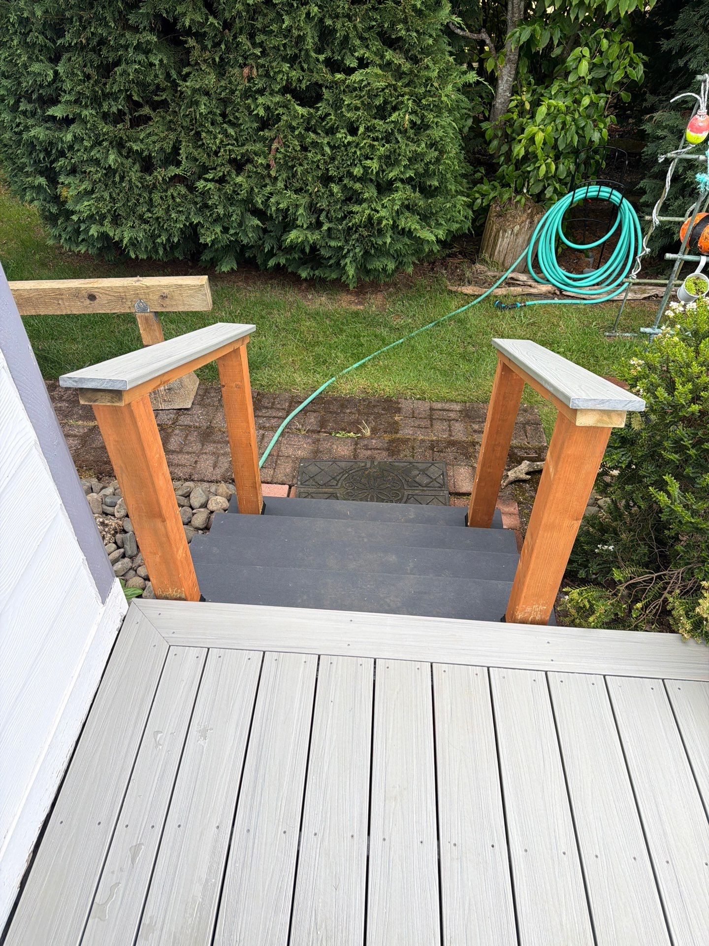 Project in Cathlamet, WA by Expedeck