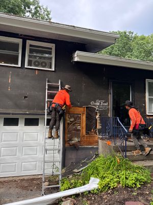 Full Vinyl Siding, Window & Door Replacement Near the Bellamy River in Dover, NH
