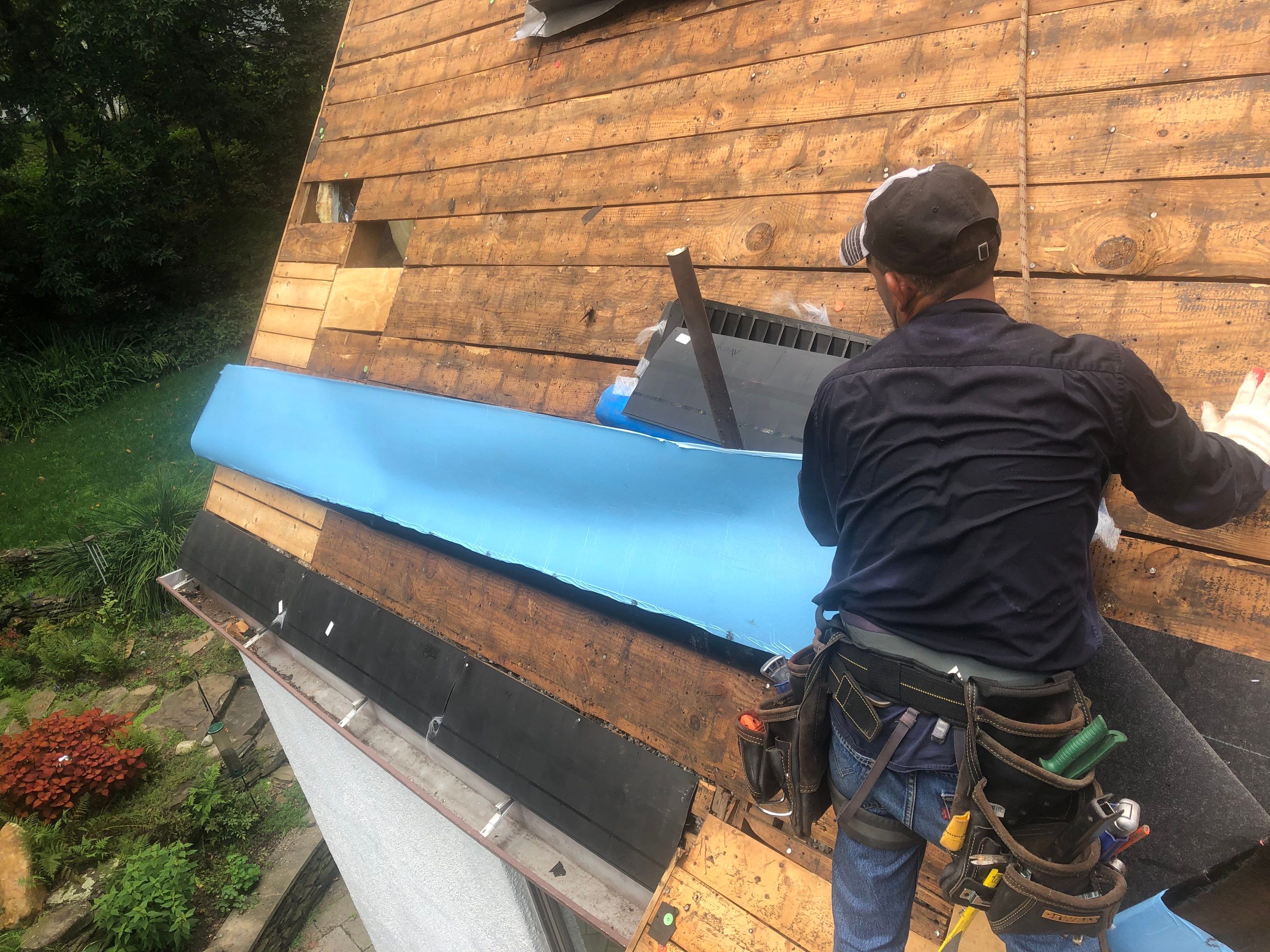 Arlington: CertainTeed Landmark Pro Designer Shingles in Max Def Shenandoah by RM Banning, Inc.