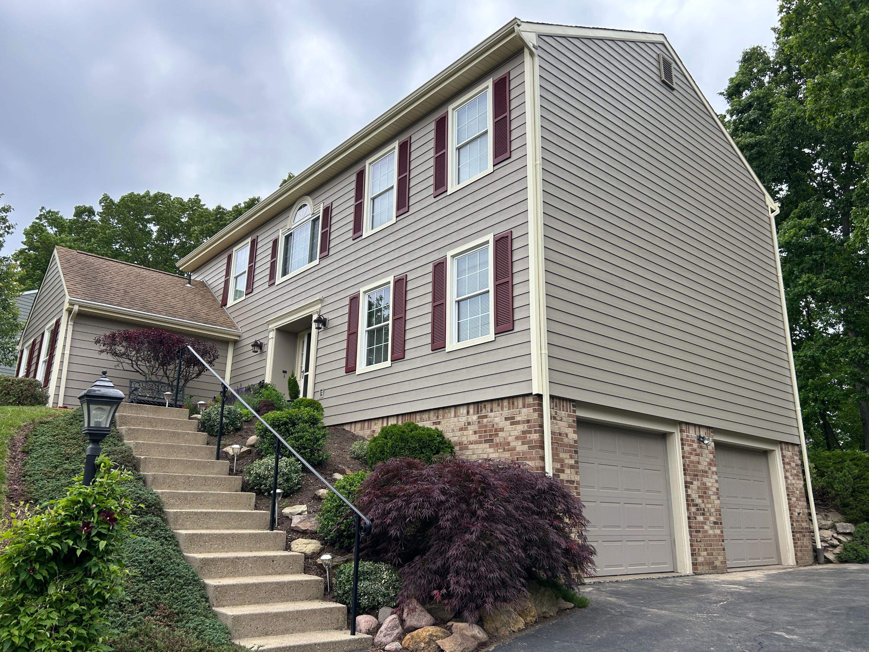 Everlast Taupe Vinyl Siding in Pittsburgh by Ideal Siding Pittsburgh