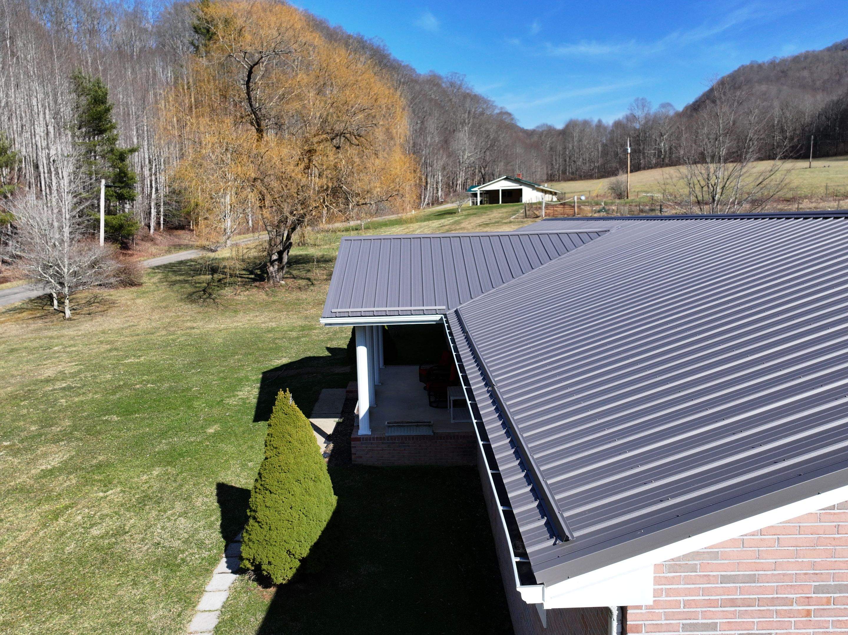 Woodard Residence by Omnia Roofing