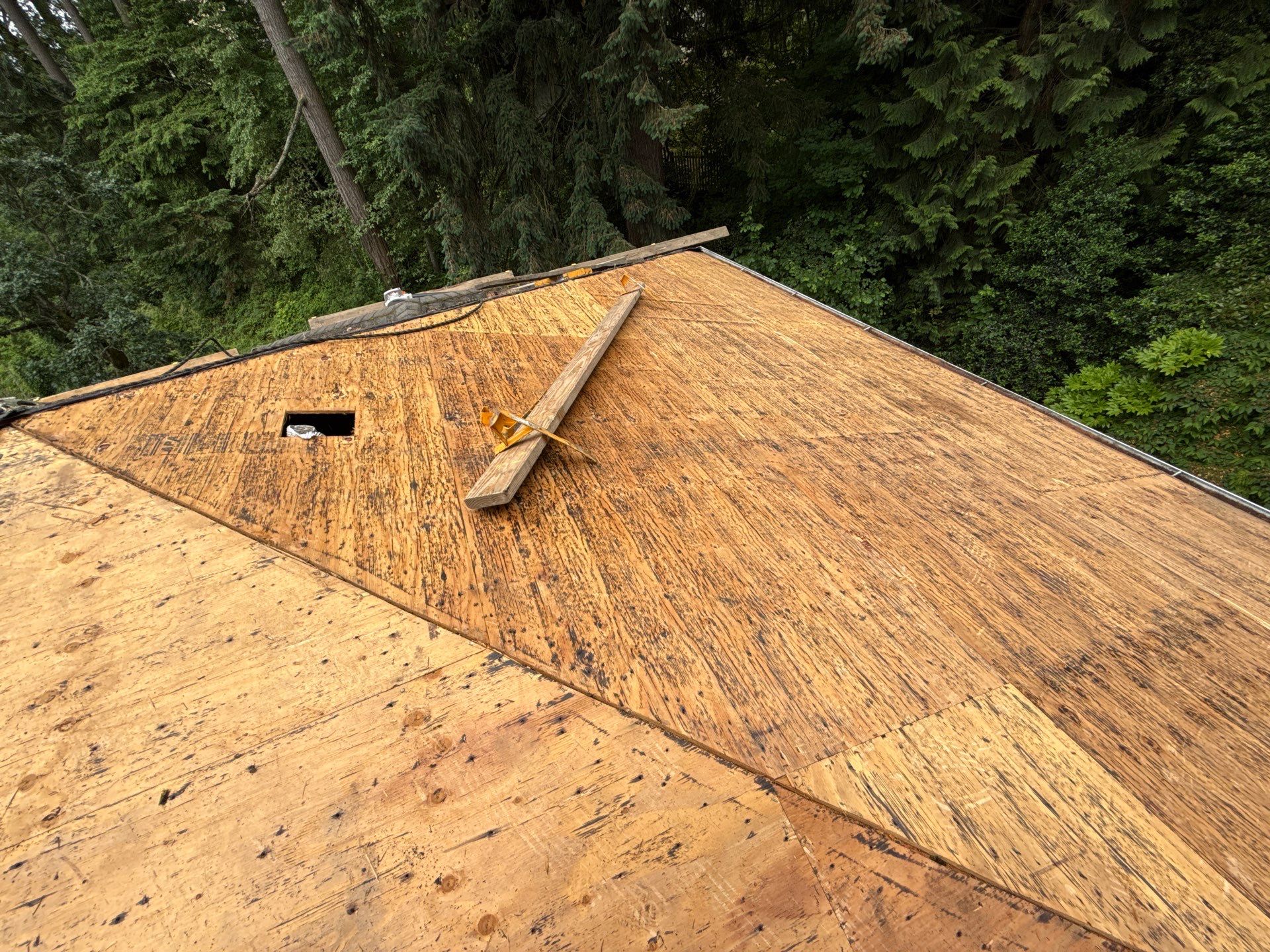 Project in West linn by Tom Leach Roofing