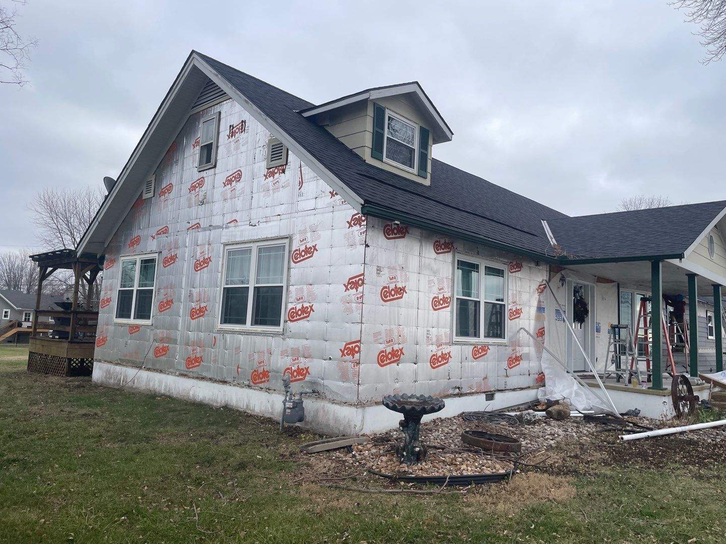 Siding Installation using Craneboard D7 by EEC Windows, Siding & Roofing