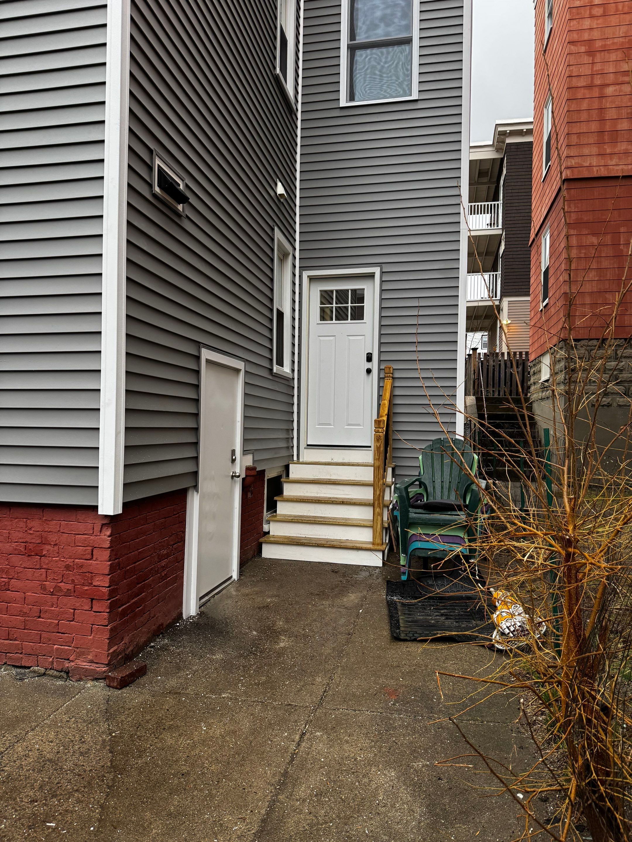 Tyee Siding  by Tyee Construction Corp