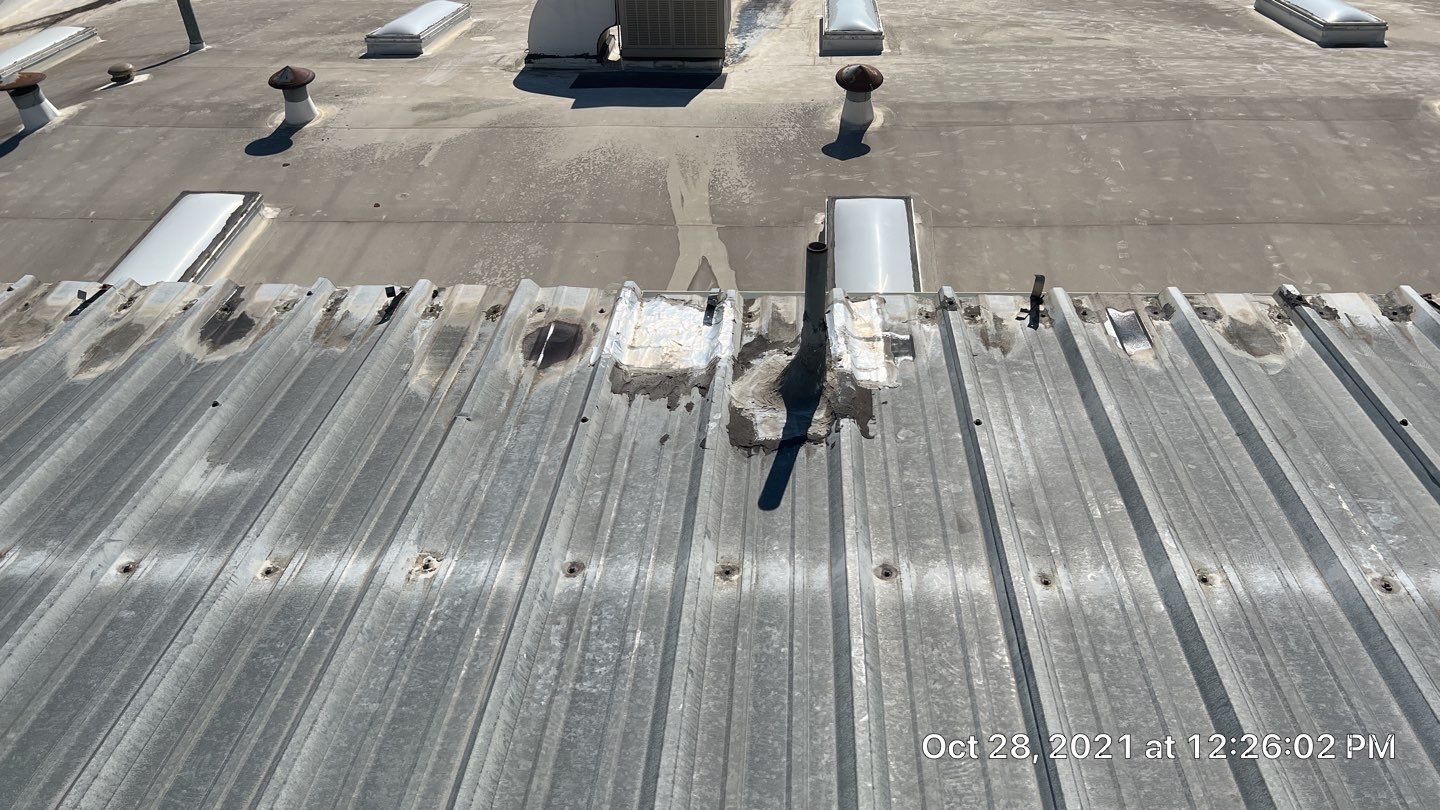 MR Roofing system using Conklin BenchPly system with PUMA top coat by Straight Edge Roofing Inc