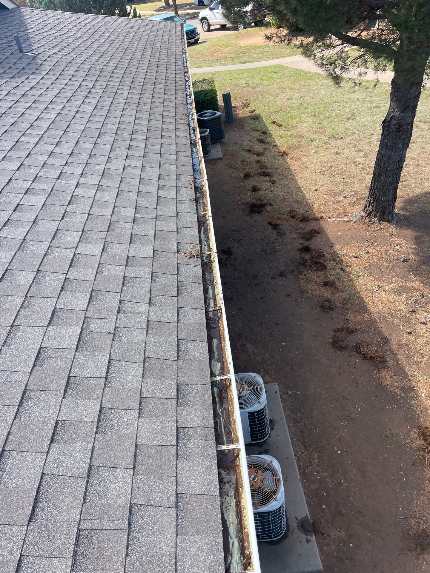 Commercial gutter cleaning Amarillo, TX after photo with clean gutters