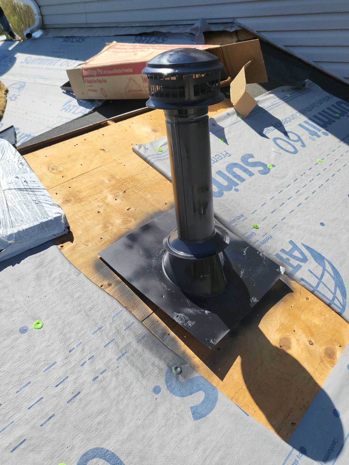 Atlas Pinnacle, Color, Coastal Granite, Drip Edge, Birch White by Eagle Eye Roofing