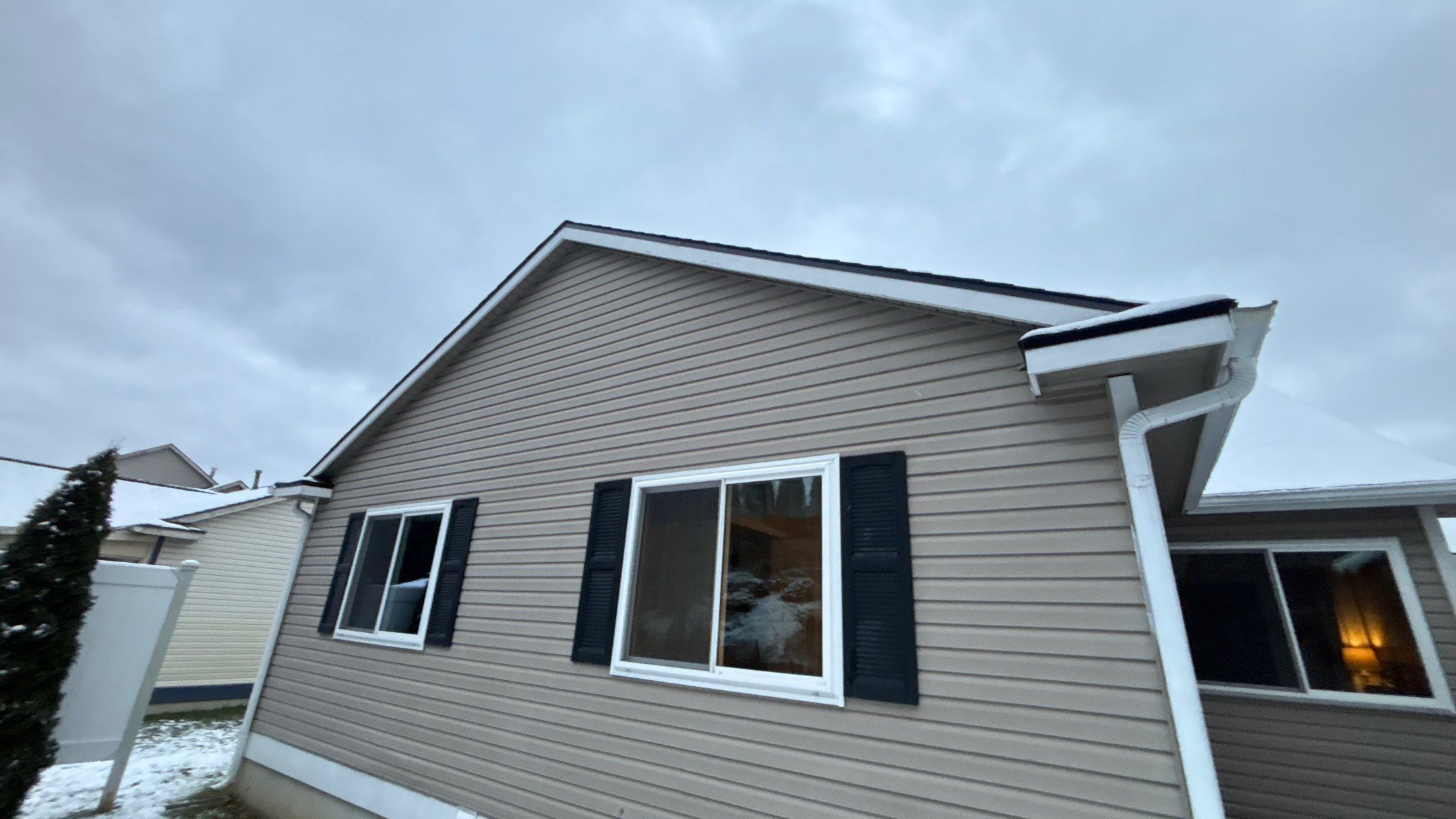 Siding Replacement using Alside Charter Oak D4.5" Riveria Dusk by 180 Contractors