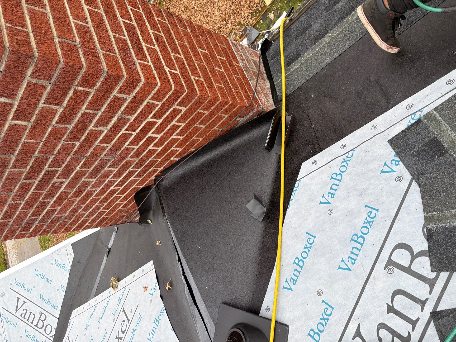 Residential Roofing Installation using GAF Timberline HDZ Charcoal by Rainstoppers Roofing