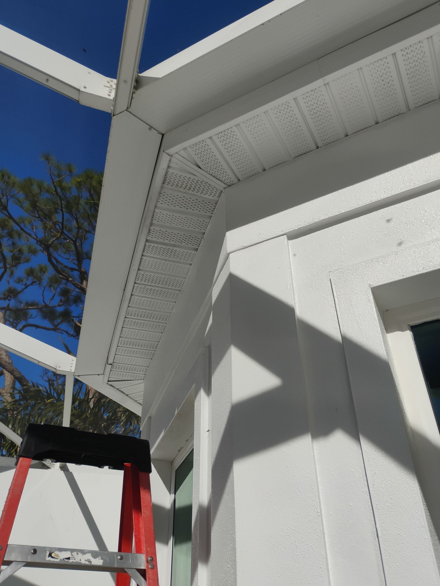 7-Inch Seamless Gutters for Large Roofs in Osprey FL by Gutter Professors