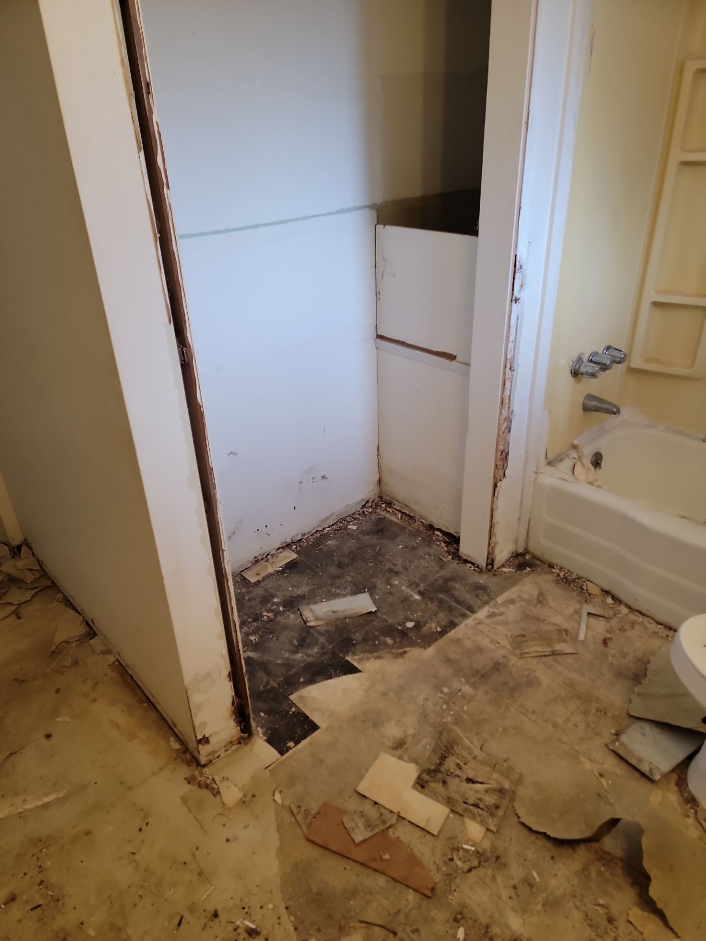 Lakewood remodel by Long Range Customs LLC