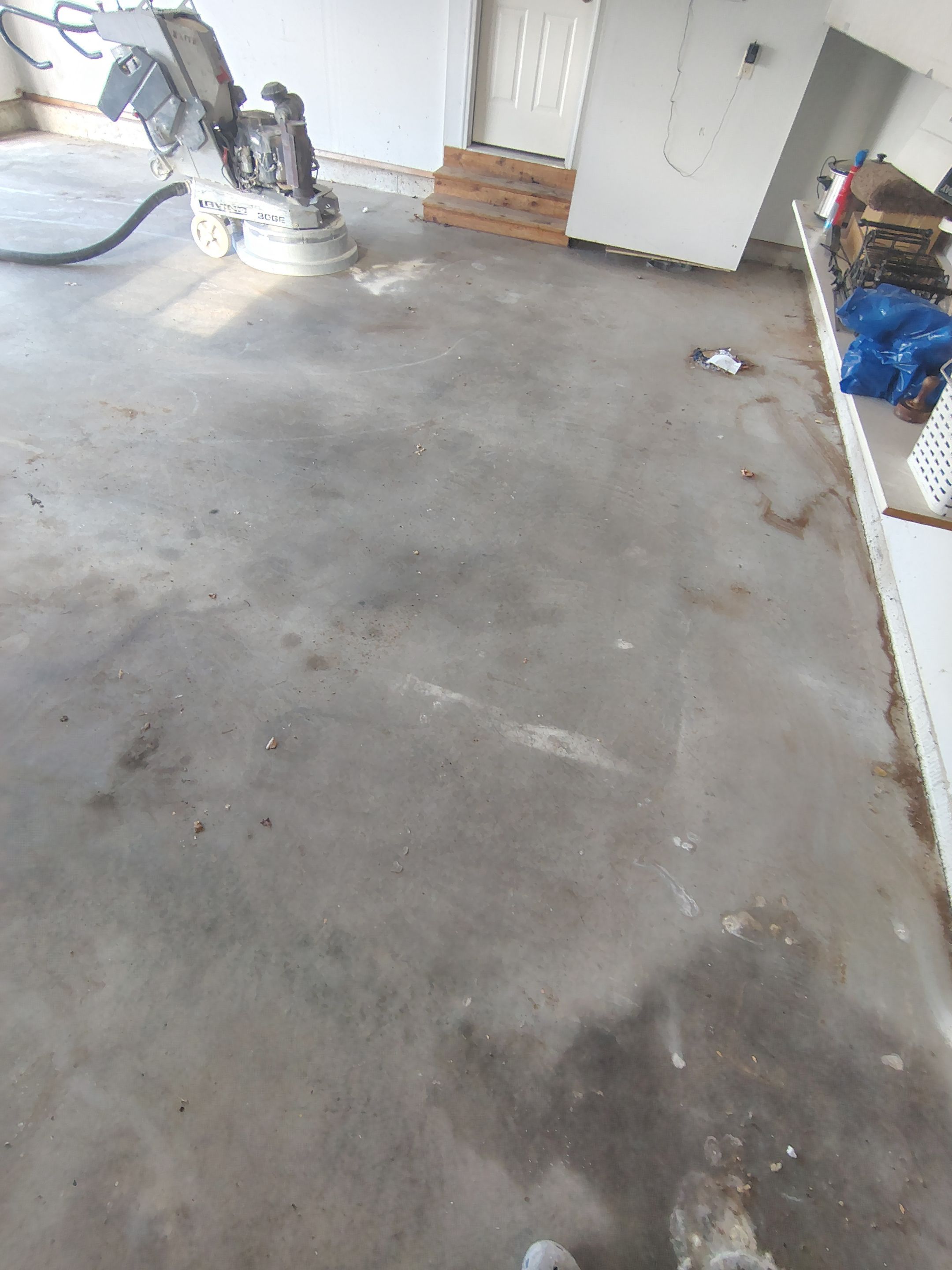 Decorative Chip Epoxy Garage Floor Coating in Sioux Falls by Select Painting, Coatings & Garage Cabinets