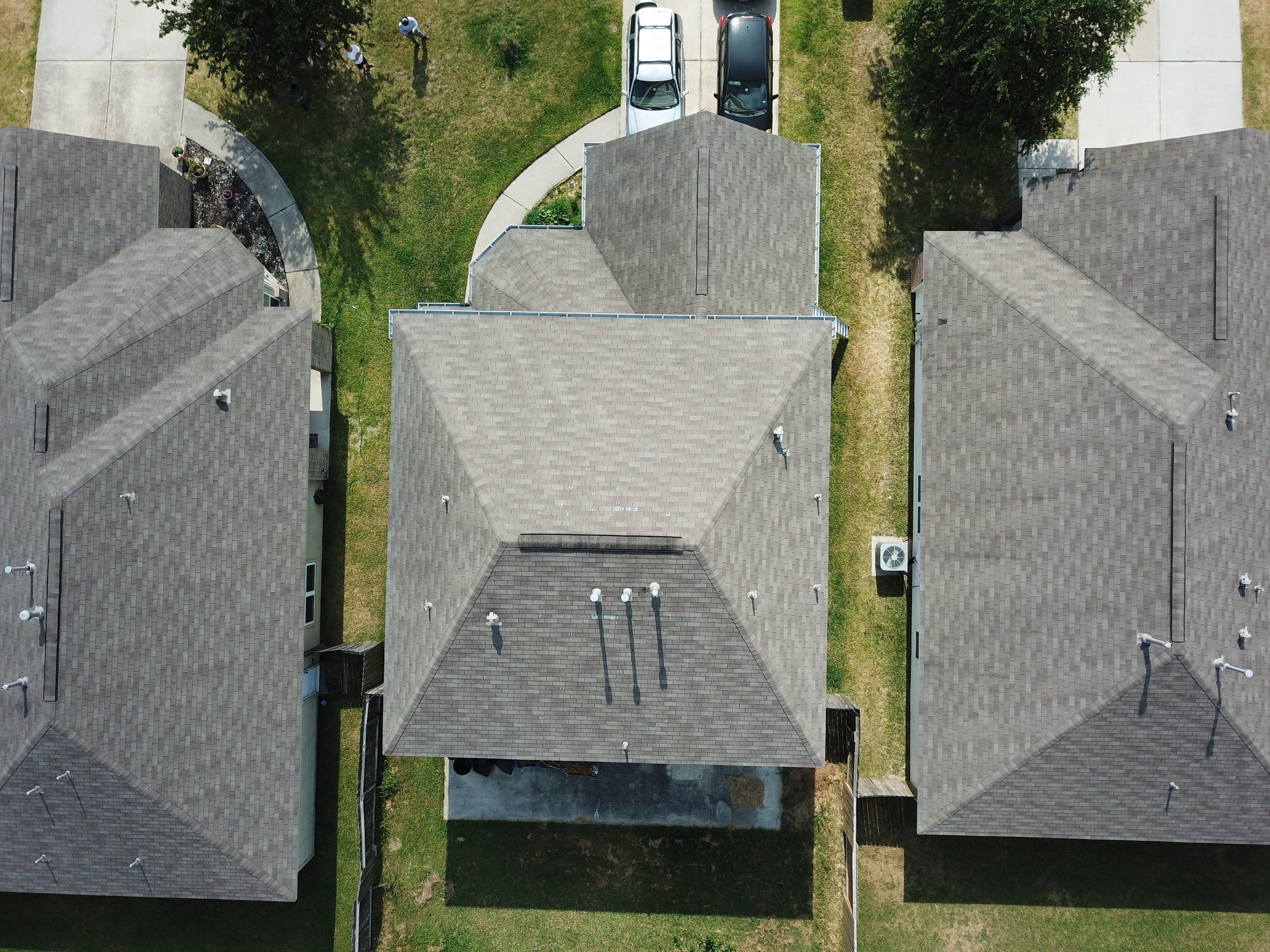 OC Duration Moire Back by HHH Roofing & Construction