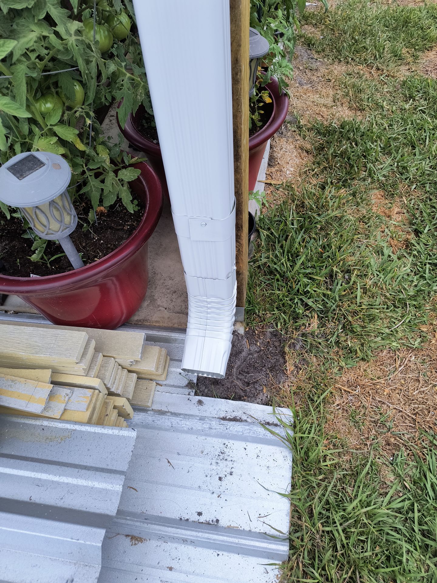 6 Inch Seamless Gutters using 3X4 Elbow Downspout in Venice FL by Gutter Professors