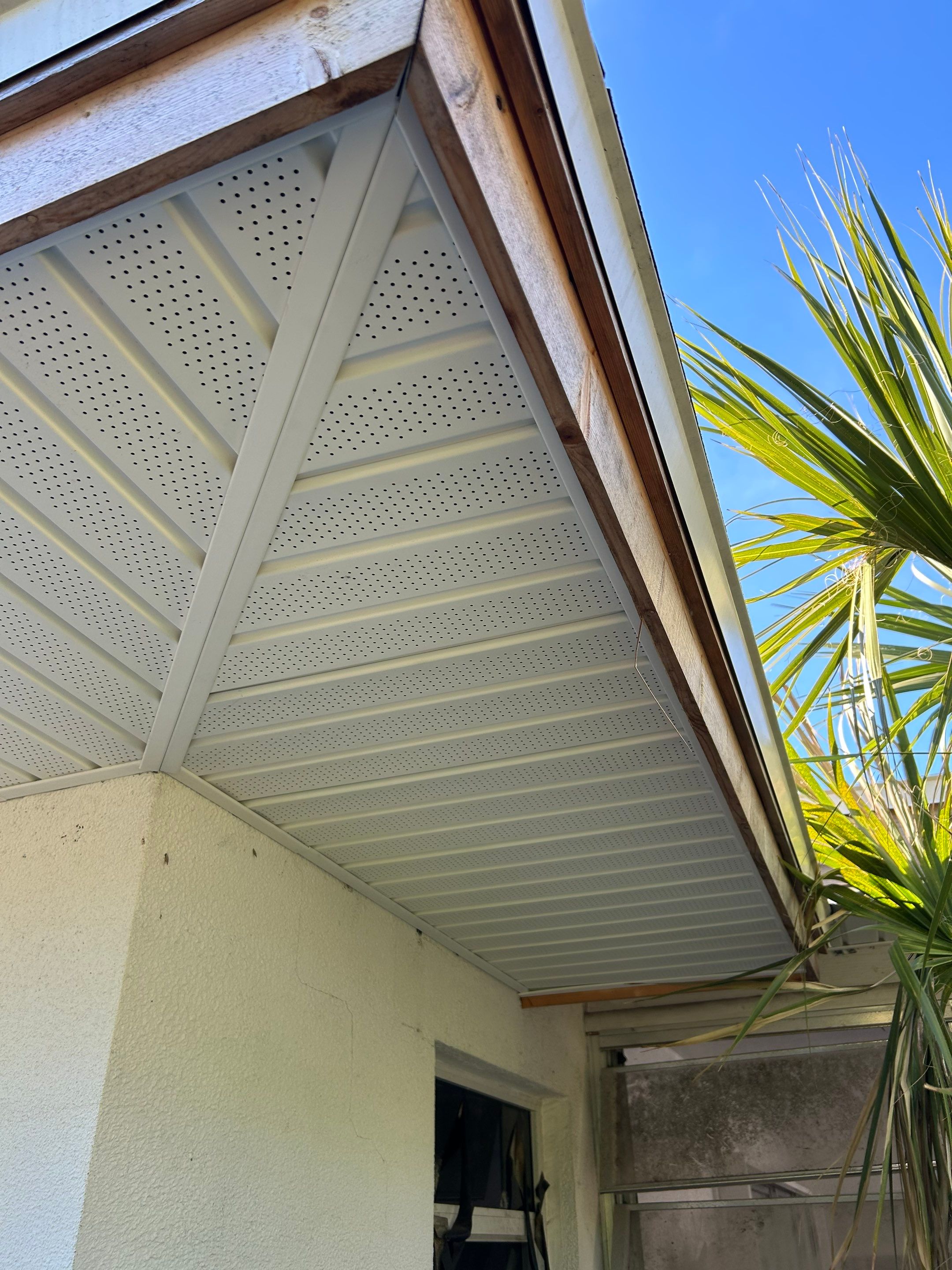 Replace soffit in Sarasota FL by Gutter Professors