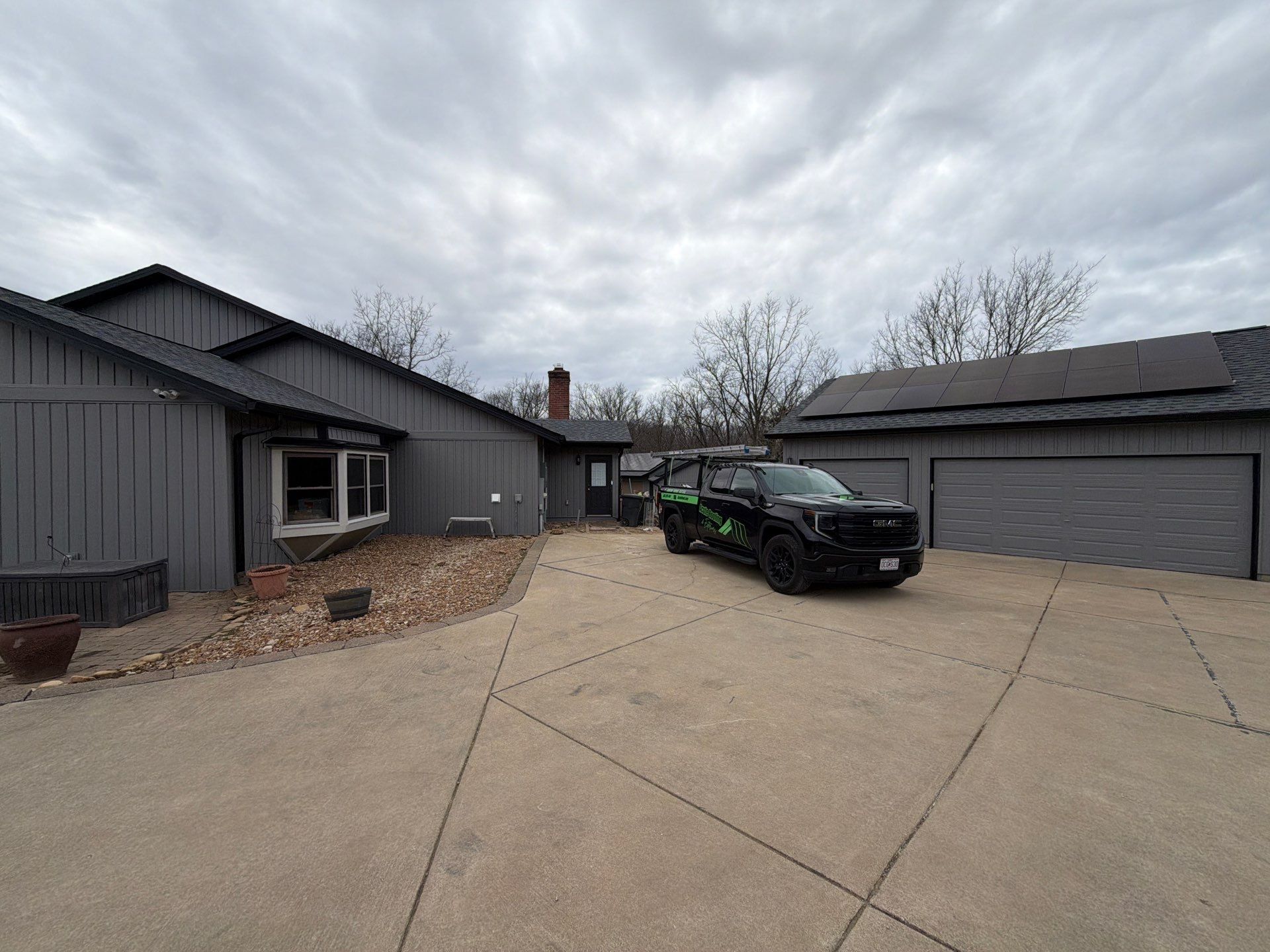 Project in Defiance by Acute Roofing And Exteriors 