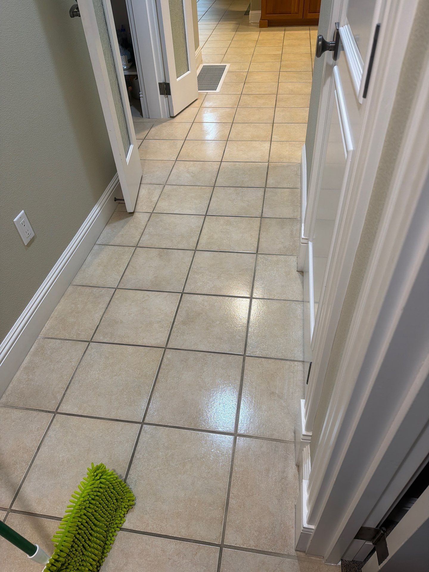 House cleaning routine maid service Project in Lake Oswego by Cloud 9 Professional Cleaning Services