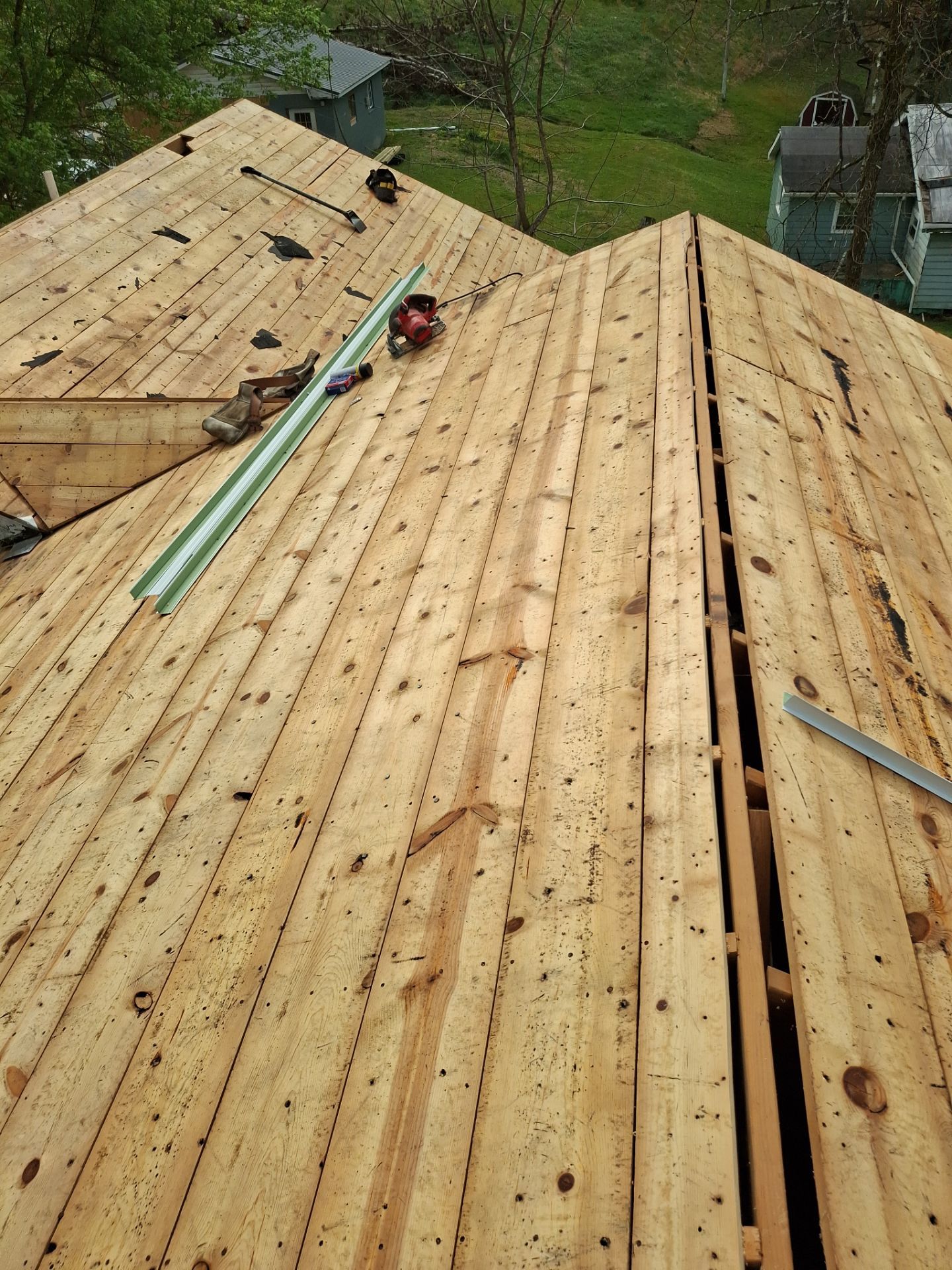 Residential Roofing Installation using GAF Timberline HDZ Charcoal by Rainstoppers Roofing