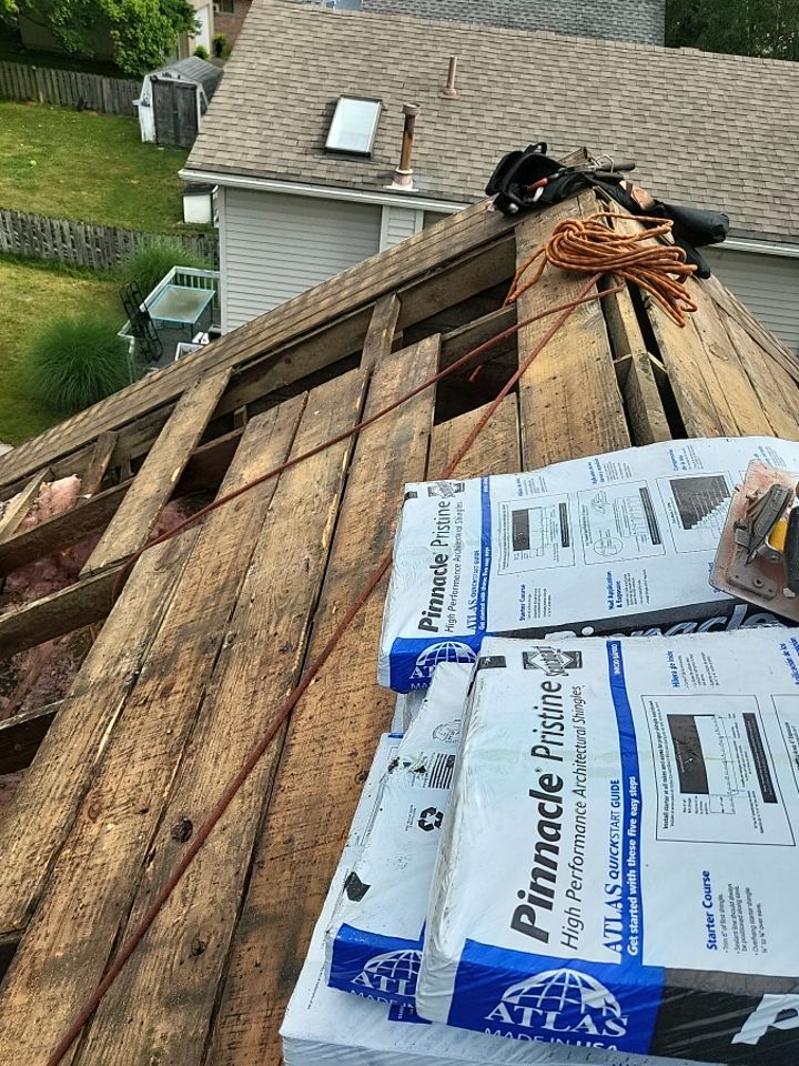 ATLAS PINNACLE COLOR: BLACK SHADOW by Eagle Eye Roofing