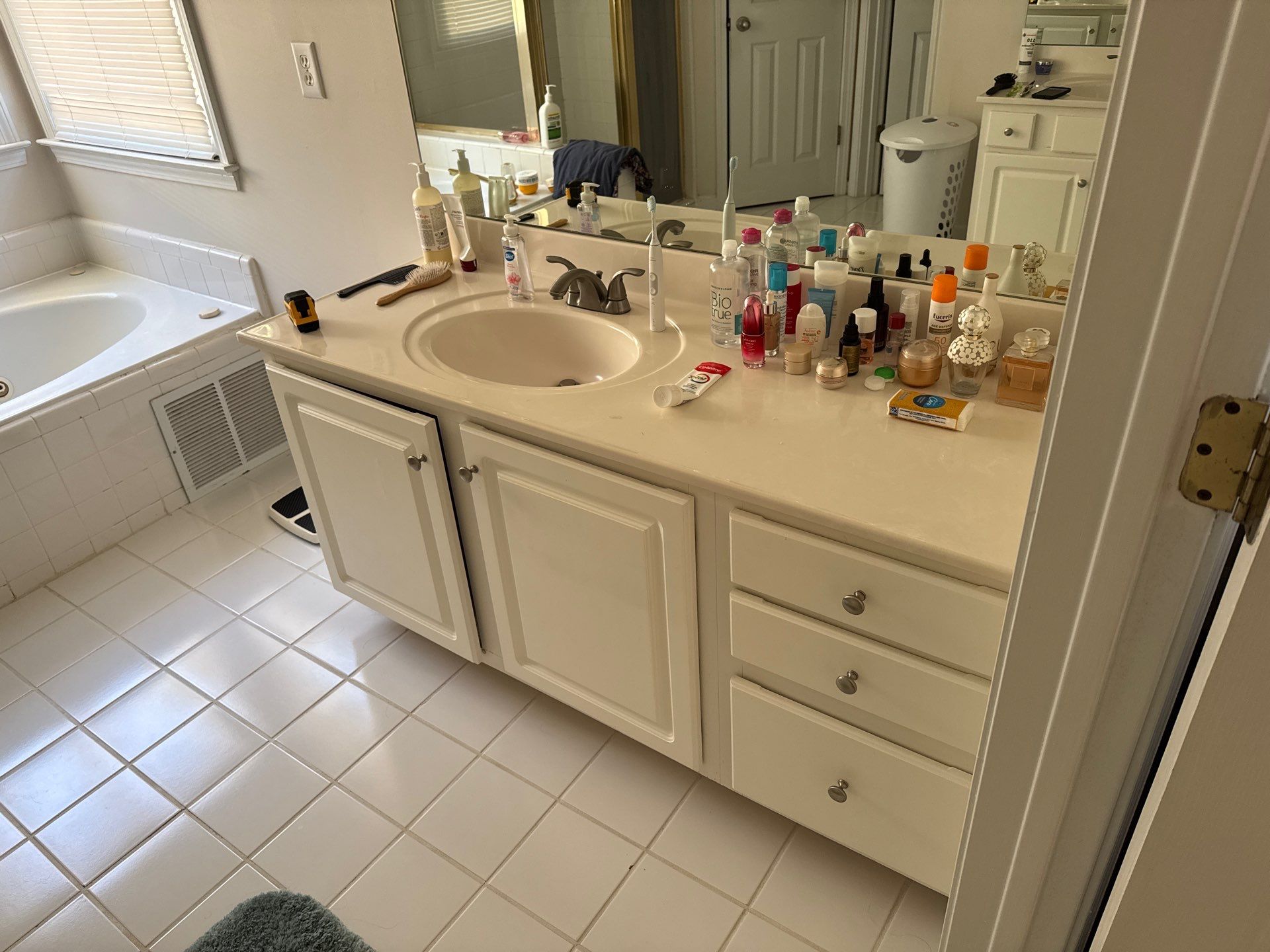 Master bathroom renovation by Prudencio