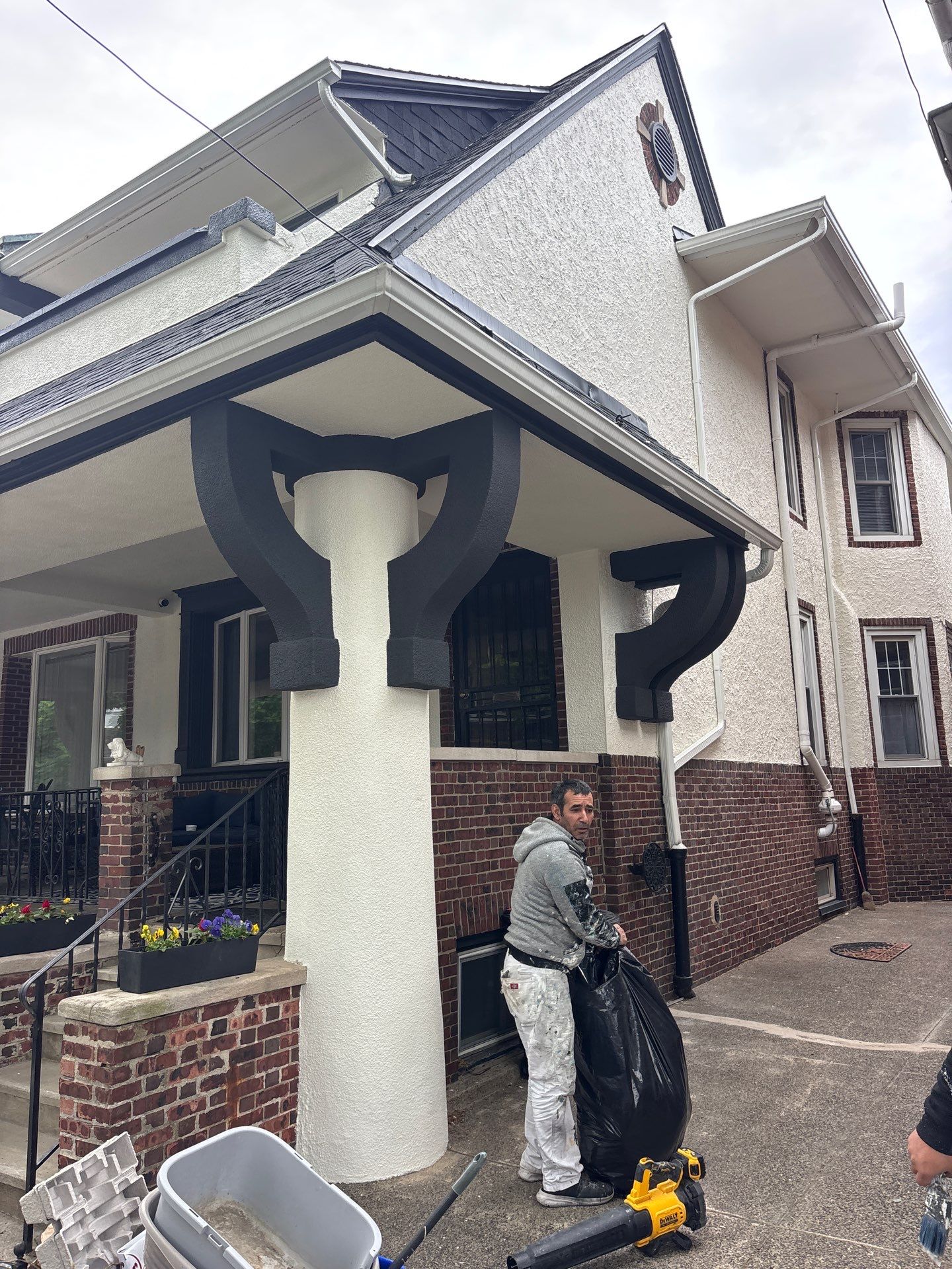 Warm Stucco, Bold Contrast, and a Full Exterior Refresh in South Philly ✨ by Groovy Hues