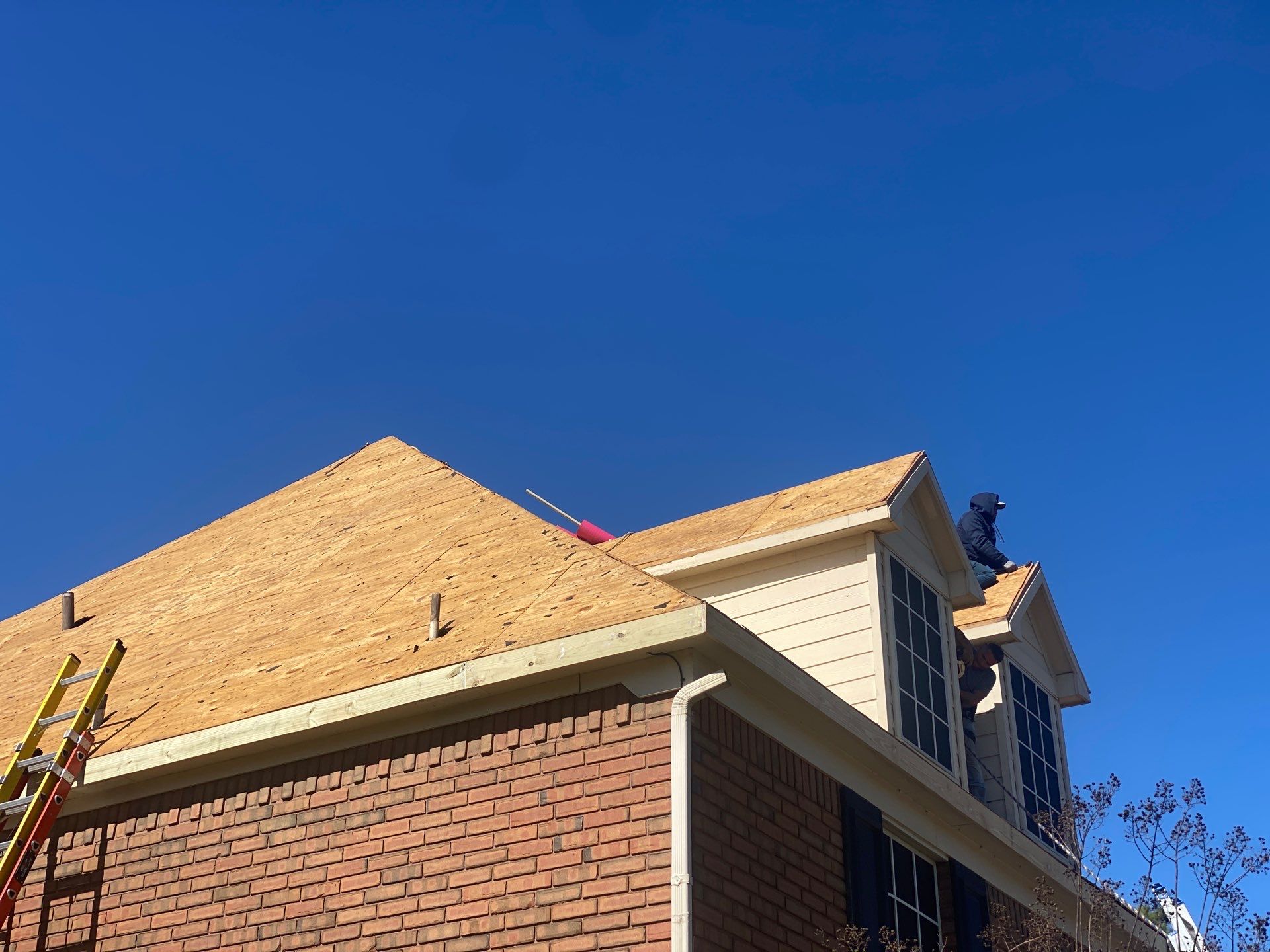 Residential Roofing Installation using Owen's Corning Duration (Lifetime) Shingles by Roof Repair Company