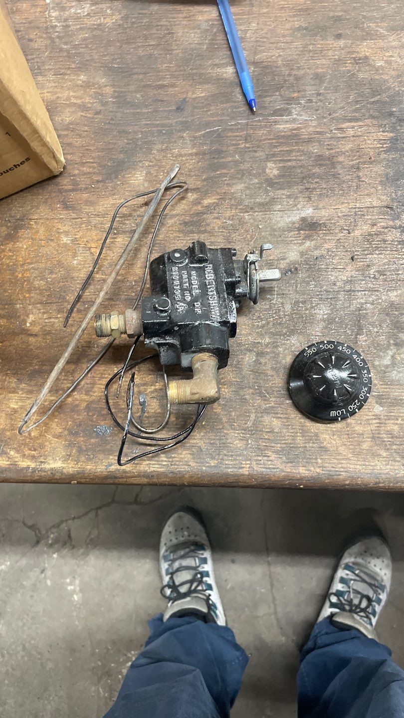 Garland Stove for Sale on Consignment by Belgrove Appliance Inc