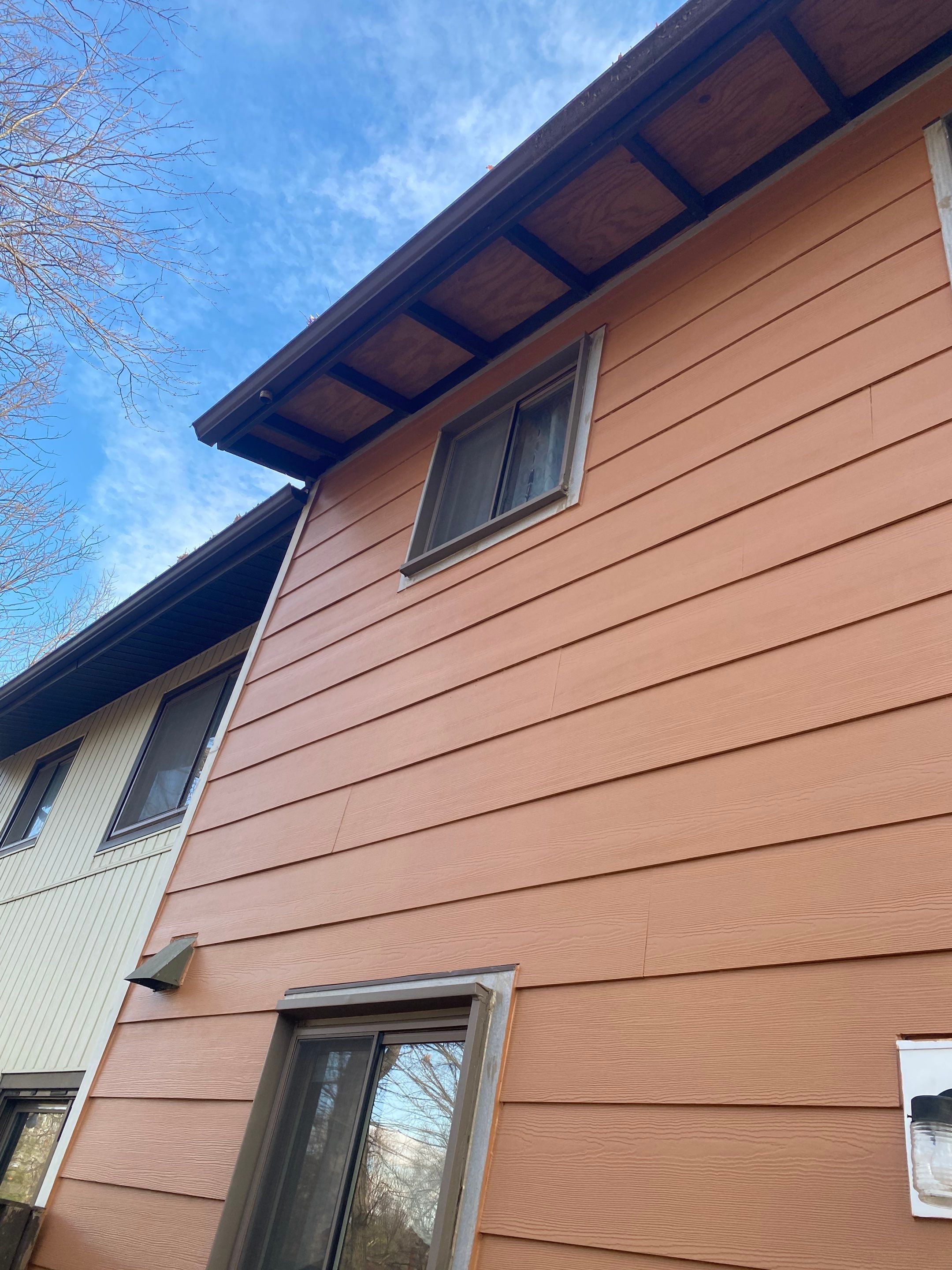 Reston: Residential Siding Replacement with James Hardie Statement Beaded Plank in Cappuccino Muffin by RM Banning, Inc.