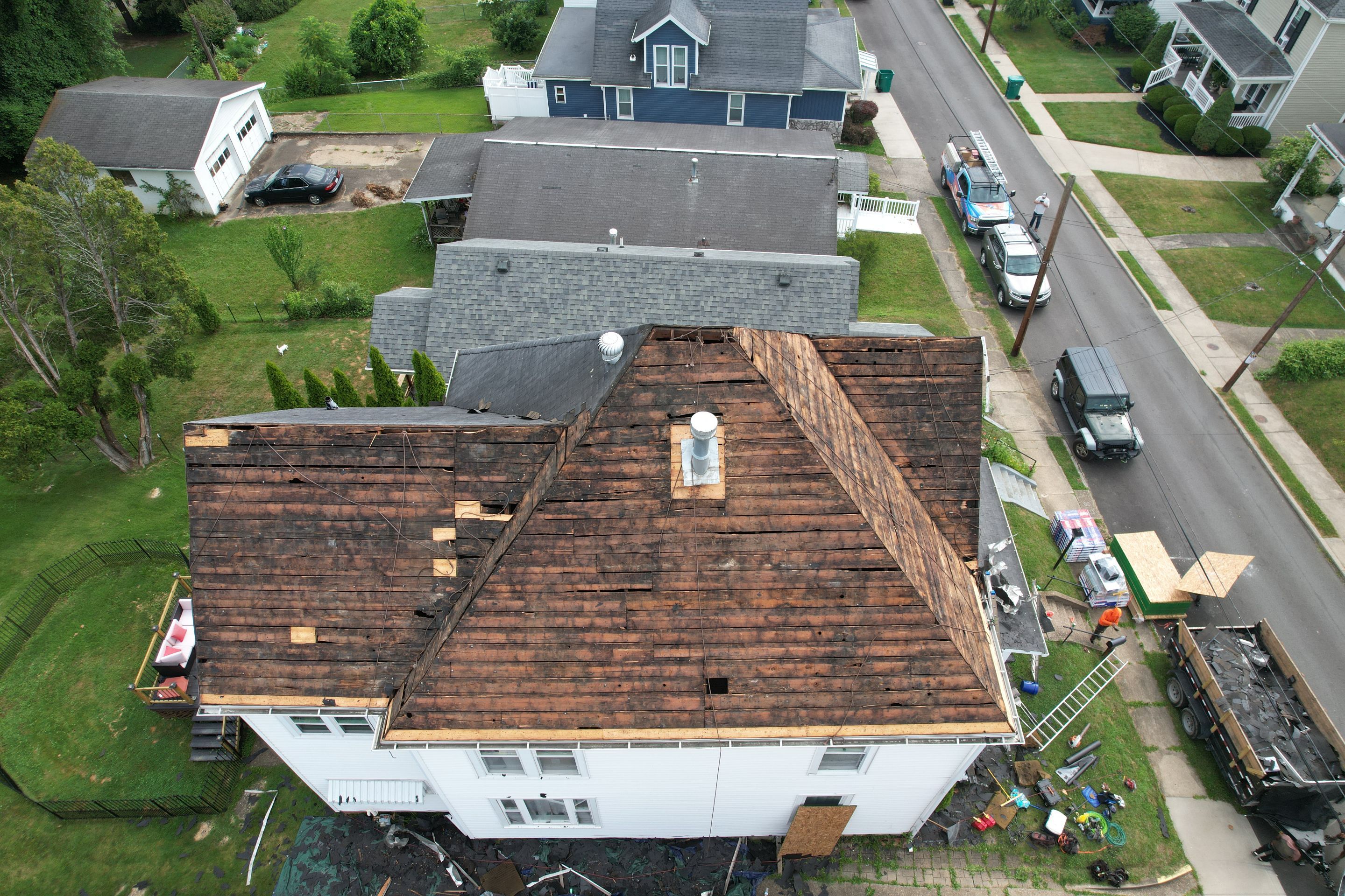 Residential Roofing Installation using GAF Timberline HDZ Charcoal by Rainstoppers Roofing