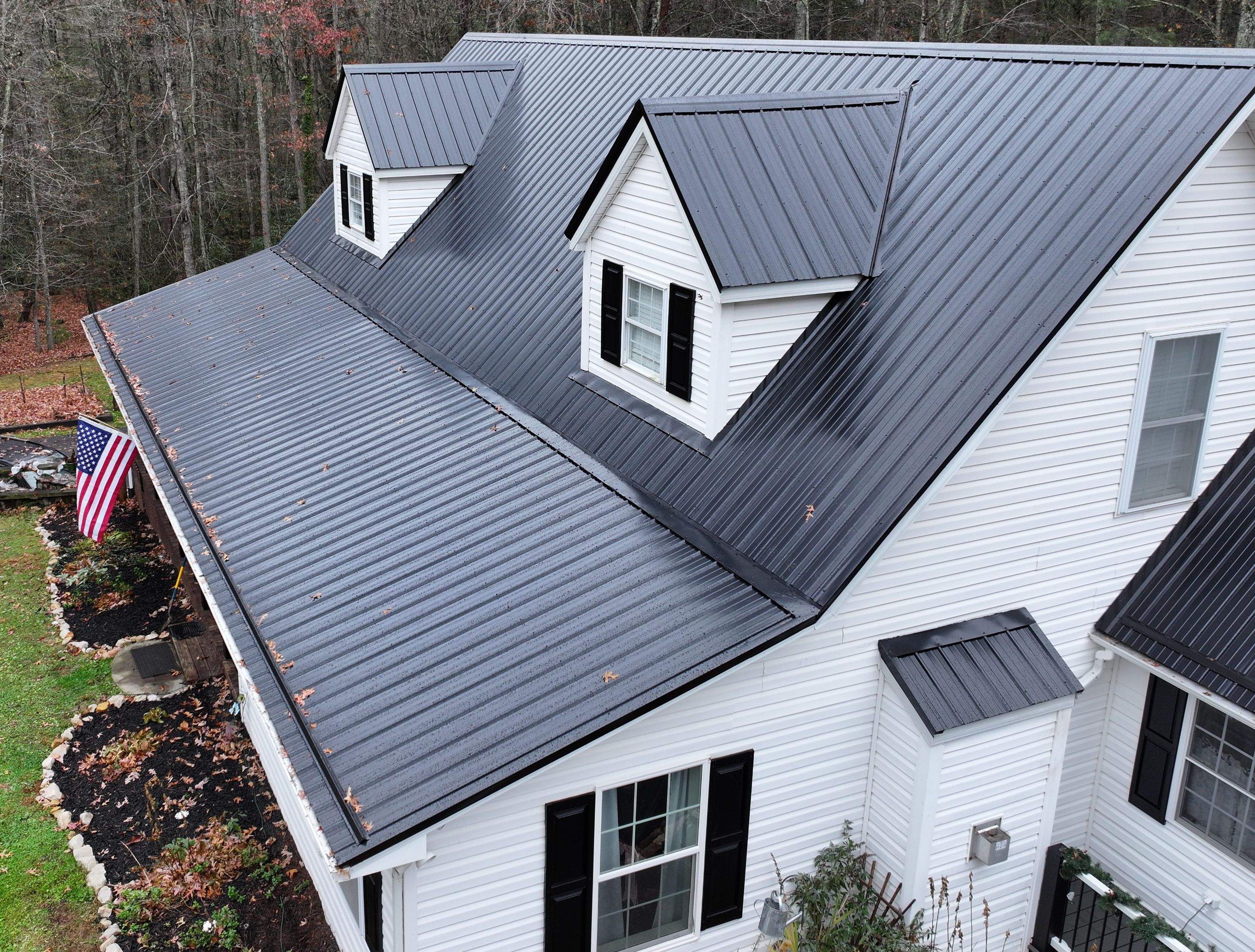 Crosswhite Residence by Omnia Roofing