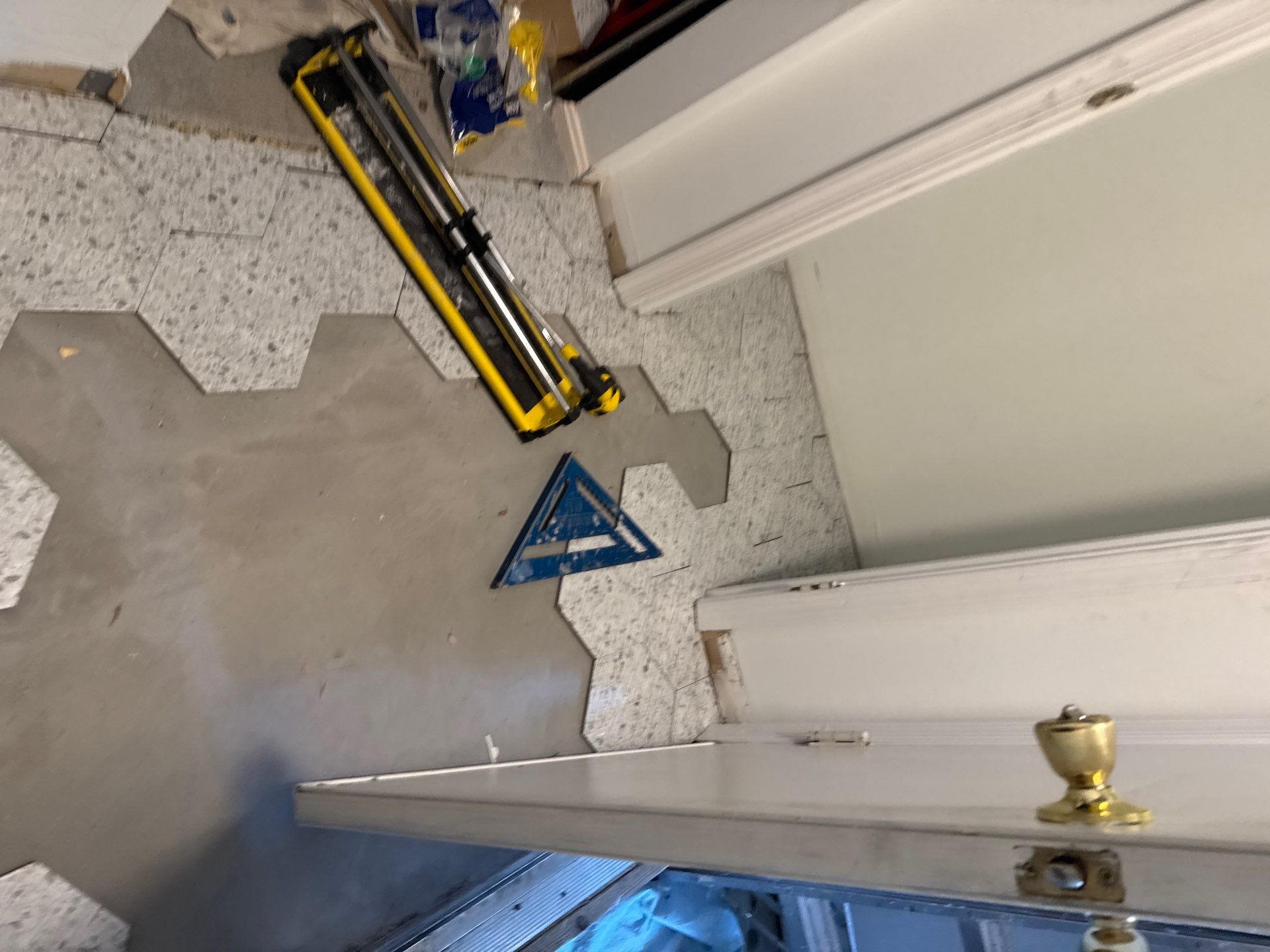 LAUNDRY AND HALLWAY REMODELING using Sherwin Williams  by La Bendicion Contruction Llc