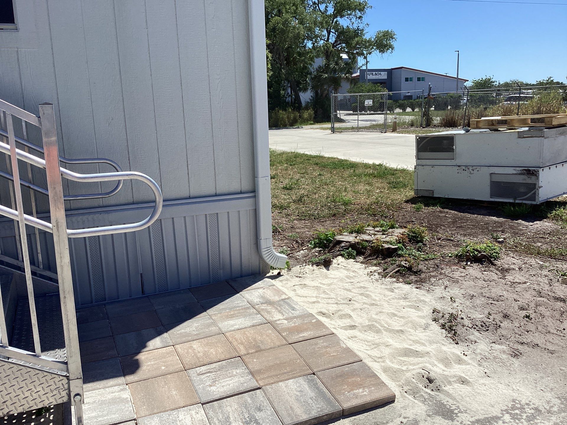 Commercial Gutters using Seamless Aluminum Gutters in Palmetto FL by Gutter Professors