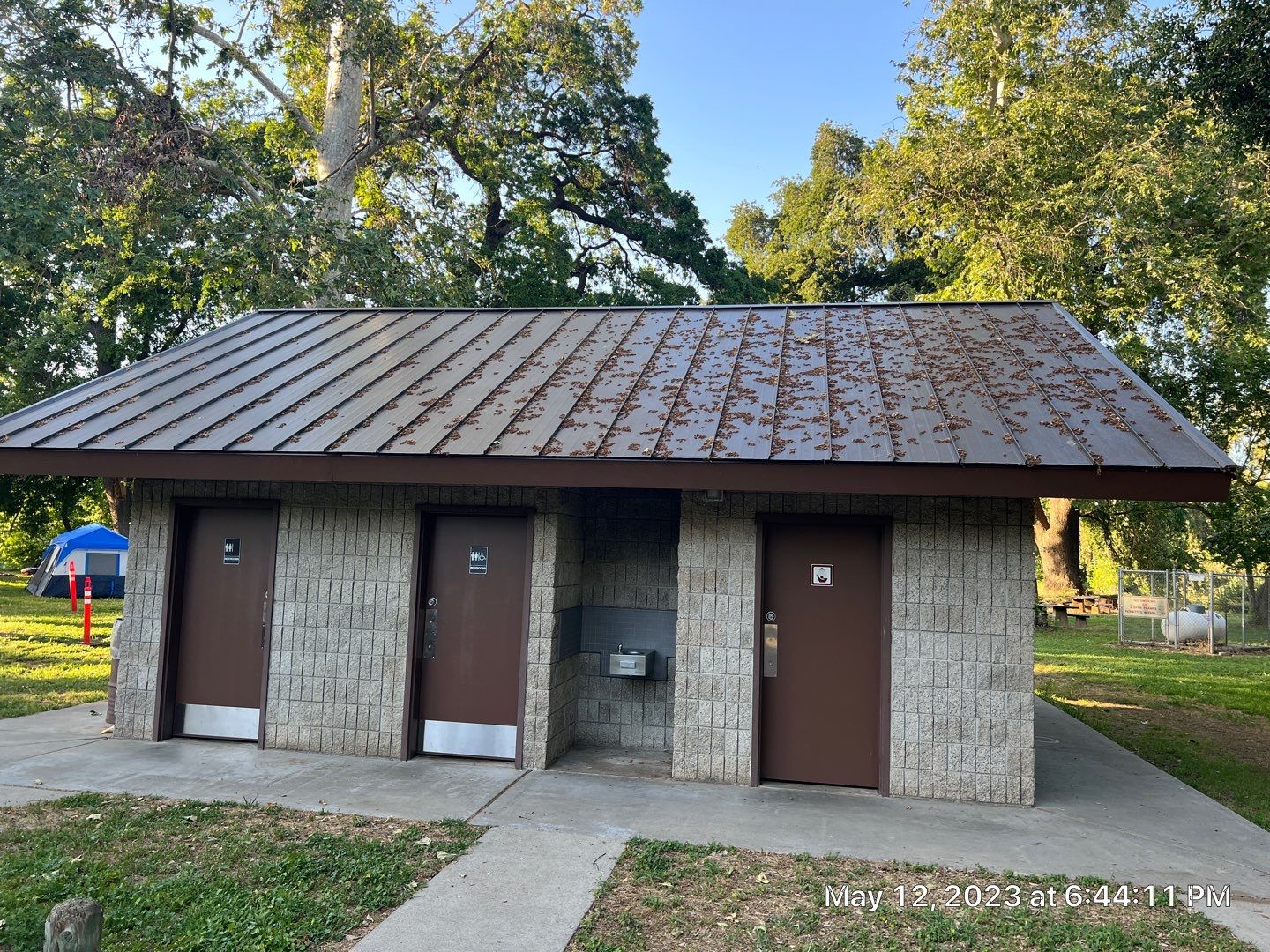 Metal roofing installation using Standing seam metal roofing system by Straight Edge Roofing Inc