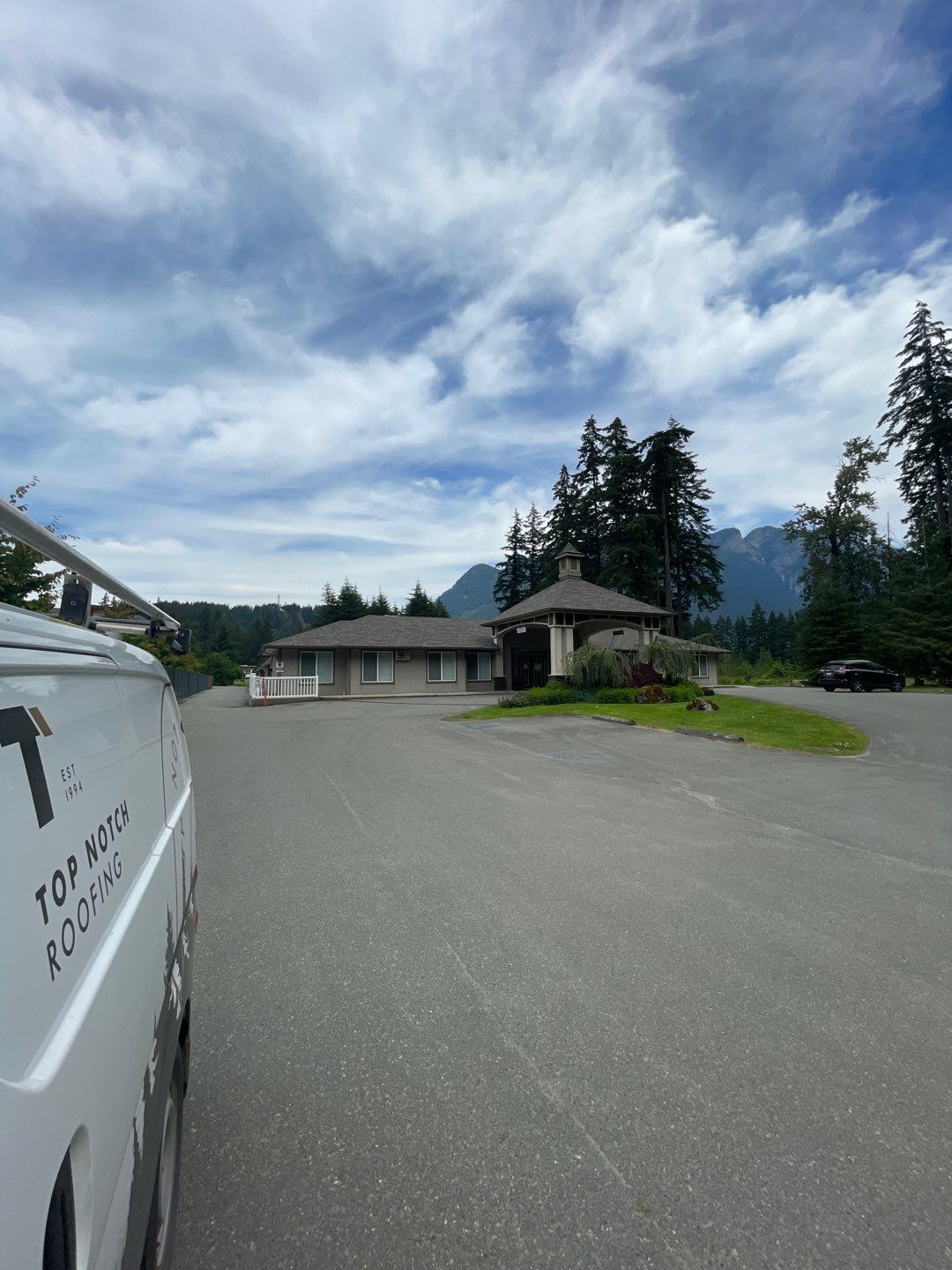 Residential ReRoofing Installation using OC Oakridge shingles by Top Notch Roofing Inc