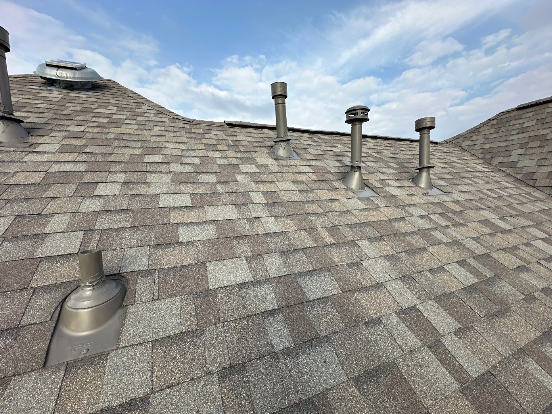 Owens Corning Duration Driftwood by Motion Roofing