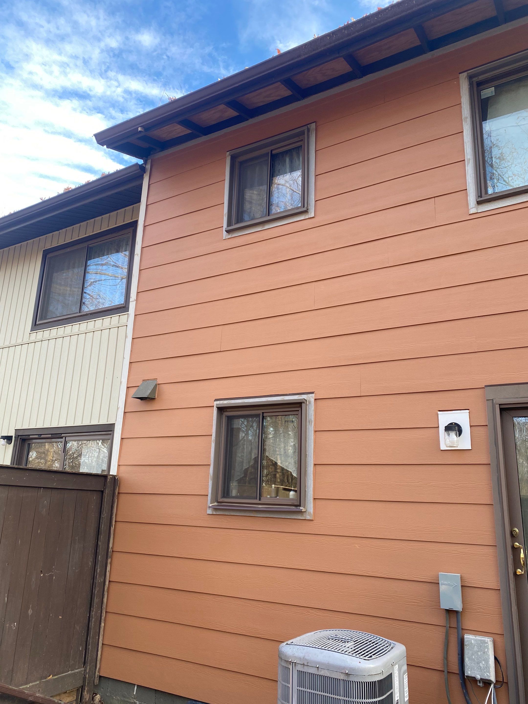 Reston: Residential Siding Replacement with James Hardie Statement Beaded Plank in Cappuccino Muffin by RM Banning, Inc.