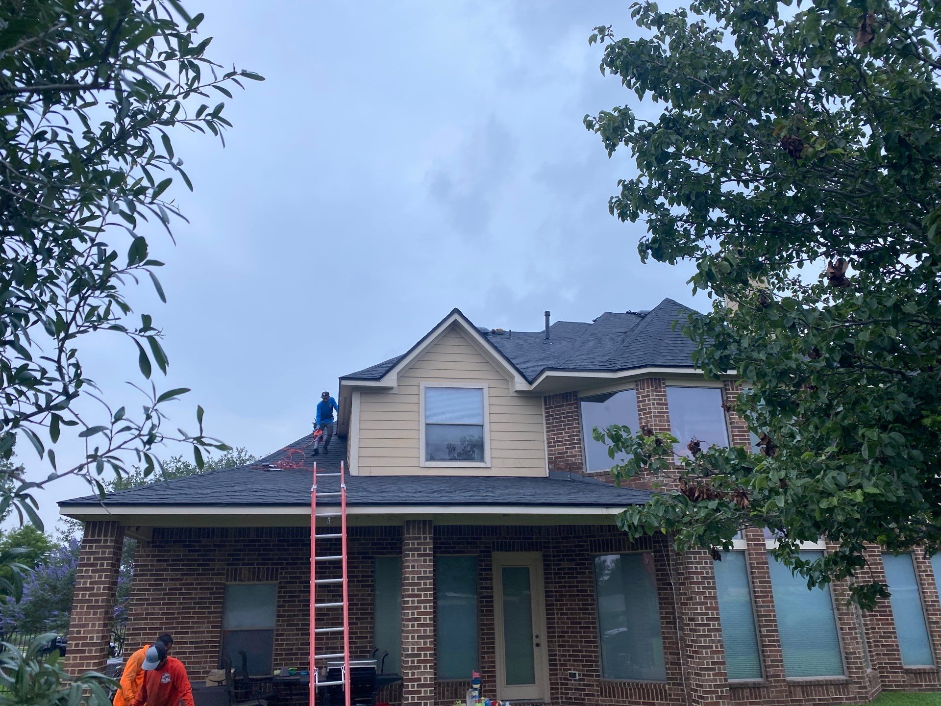 Residential Roofing Installation using Owen's Corning Duration (Lifetime) Shingles by Roof Repair Company