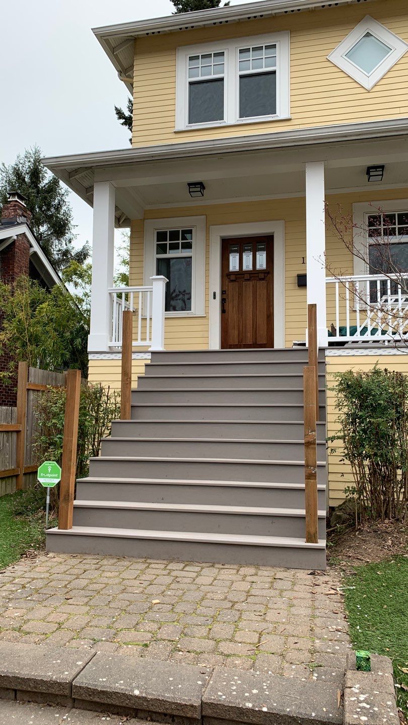 Greenlake Front Porch by Alki deck builders 