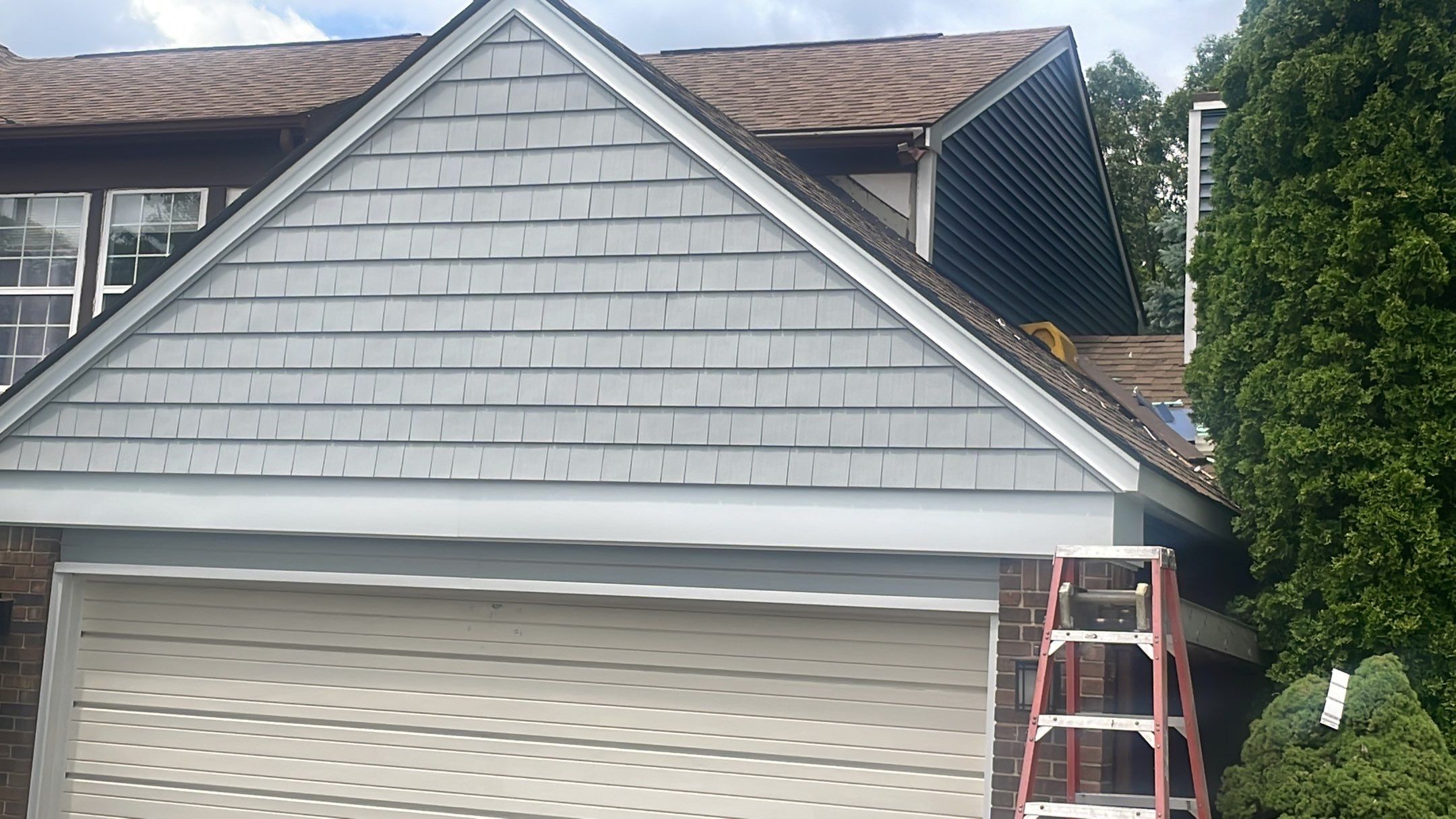 Siding Replacement using CertainTeed Restoration Classis D4 by 180 Contractors