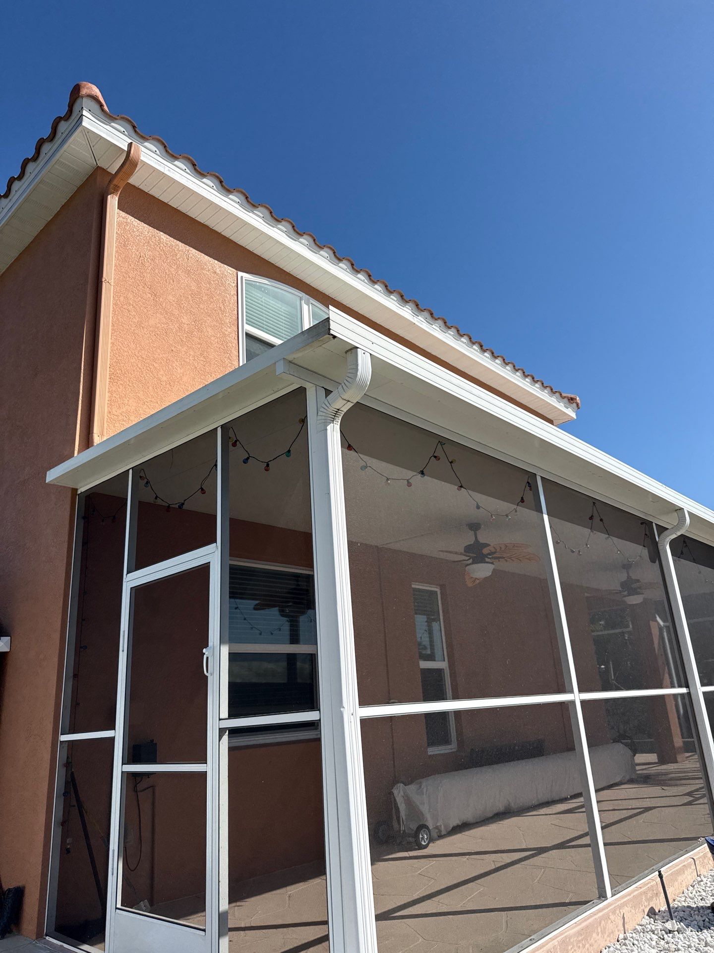 7 inch seamless gutters using Seamless Aluminum Gutters in Fort Myers, FL by Gutter Professors