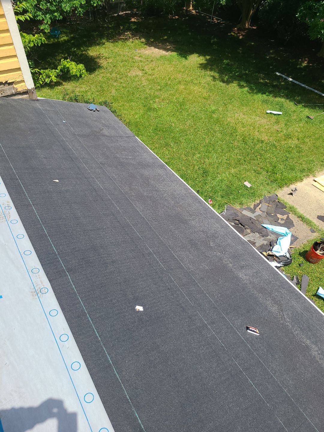 Arlington: CertainTeed Landmark Designer Shingles in Moire Black by RM Banning, Inc.