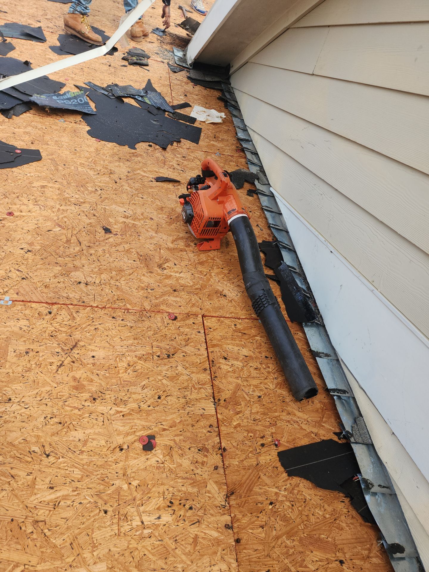 Residential Roofing Installation using Owen's Corning Duration (Lifetime) Shingles by Roof Repair Company