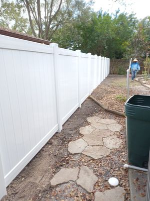 Sarasota, FL 6ft. White Vinyl Privacy Fence