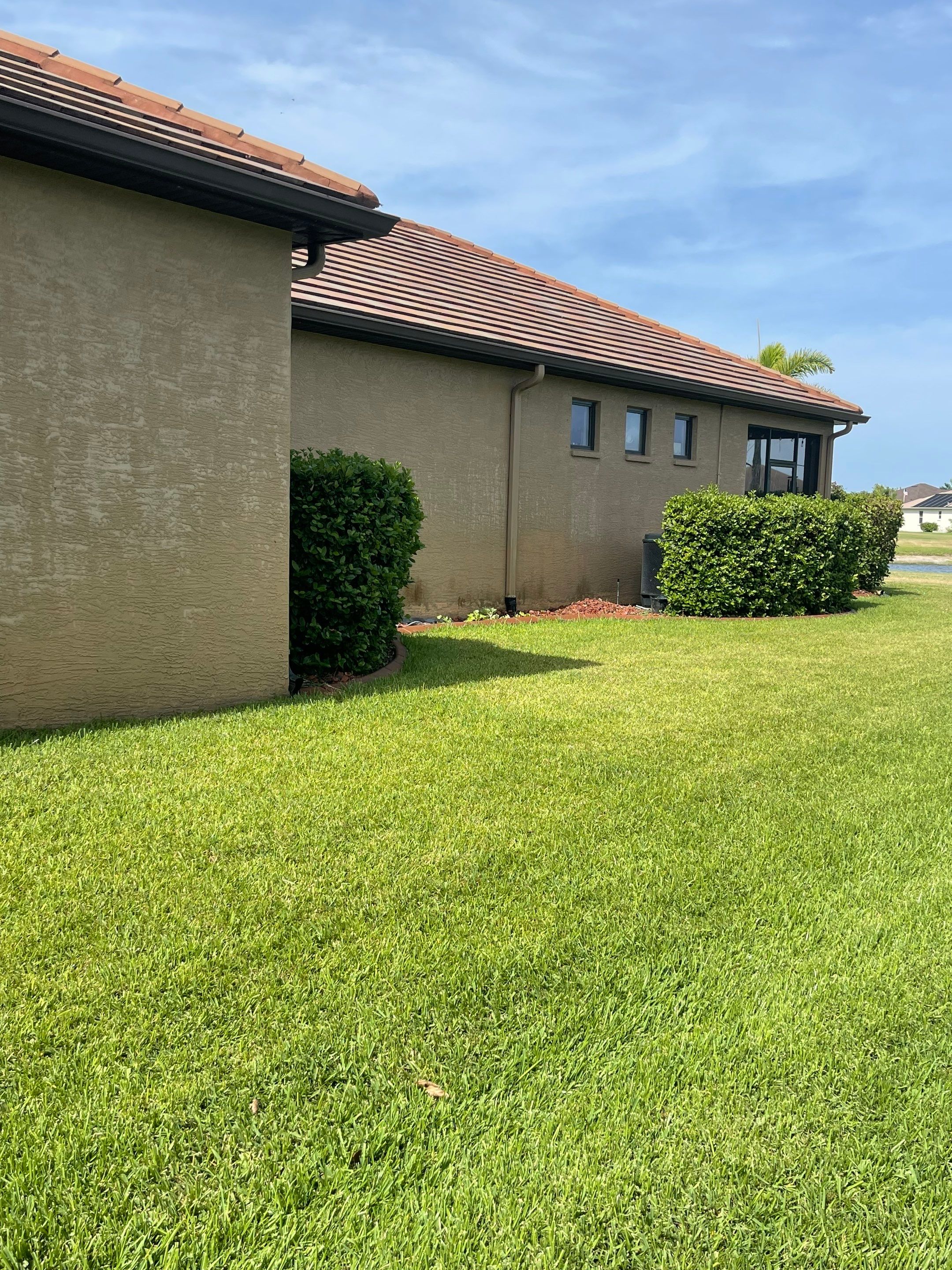 🏡 Tile Roof Cleaning – Gamble Creek Estates, Parrish, FL by Sunshine AquaWash